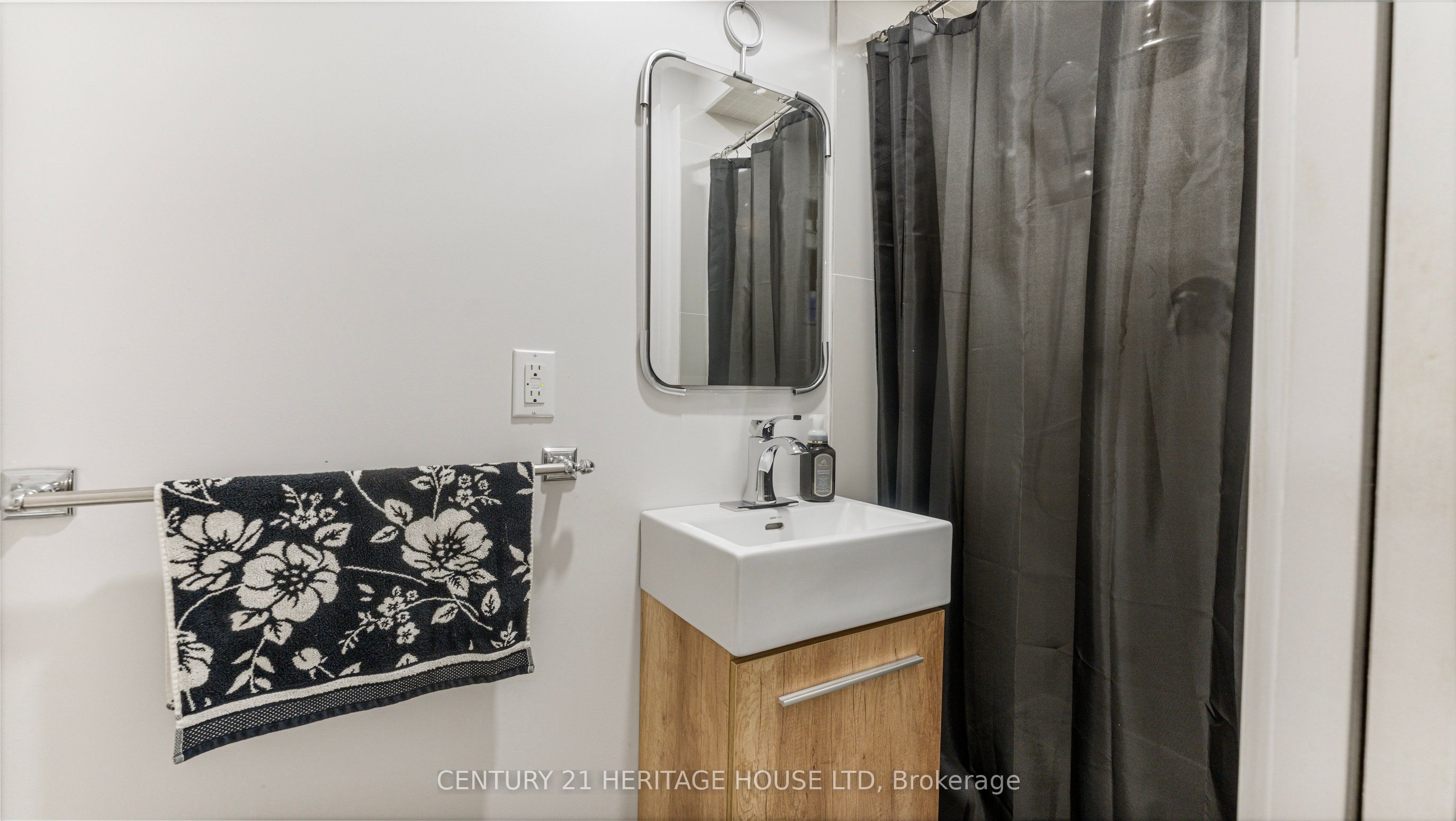 #21 - 80 New Lakeshore Road Property Photo 32