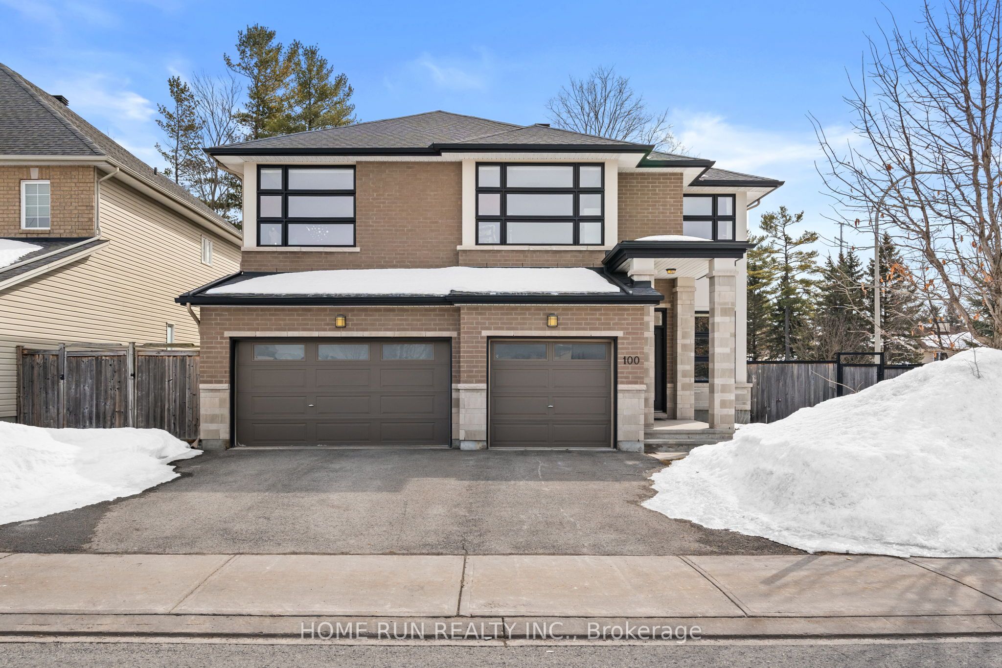 100 Kinghaven Crescent Property Photo