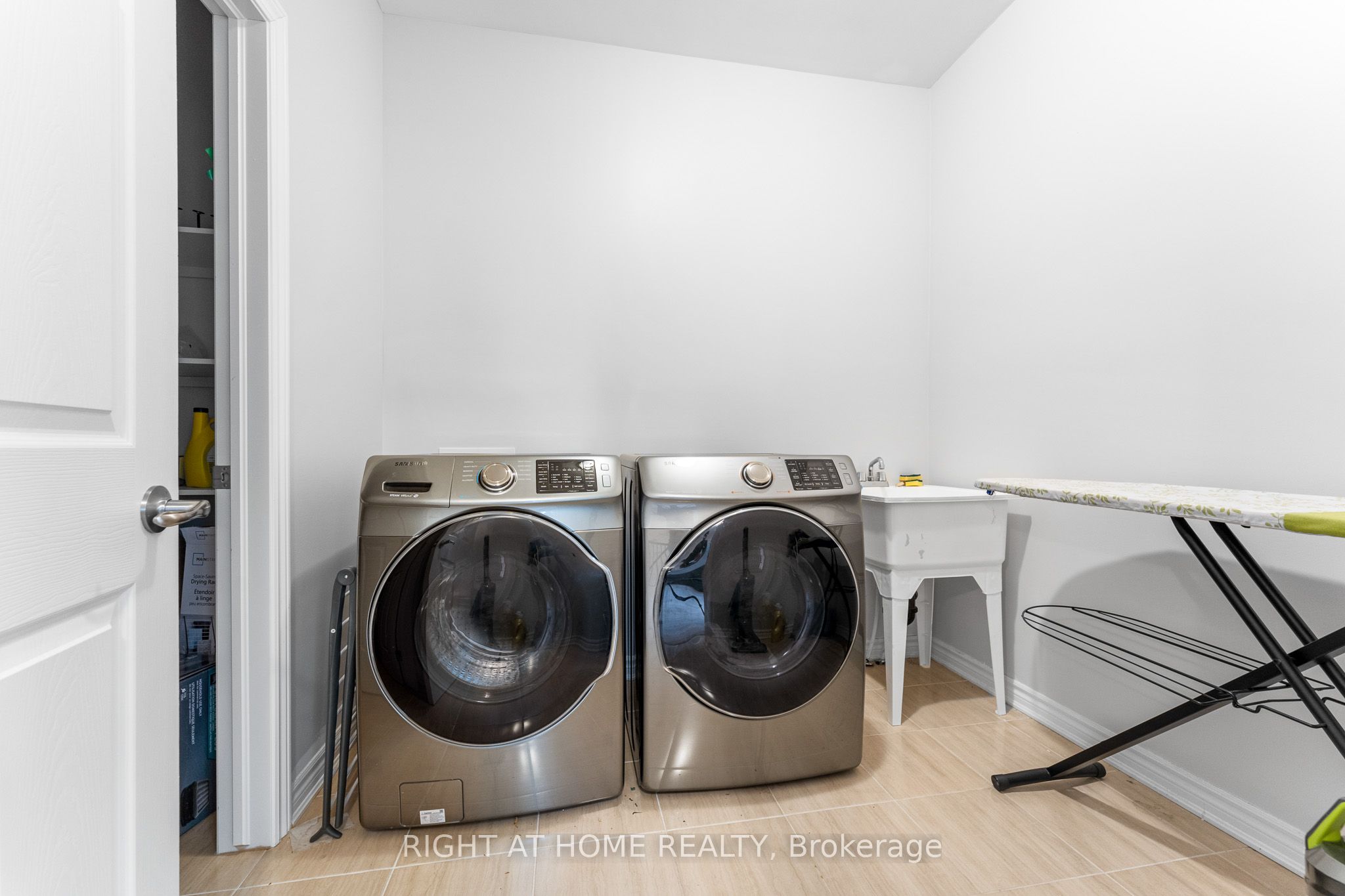 354 Sweetclover Way Property Photo 40
