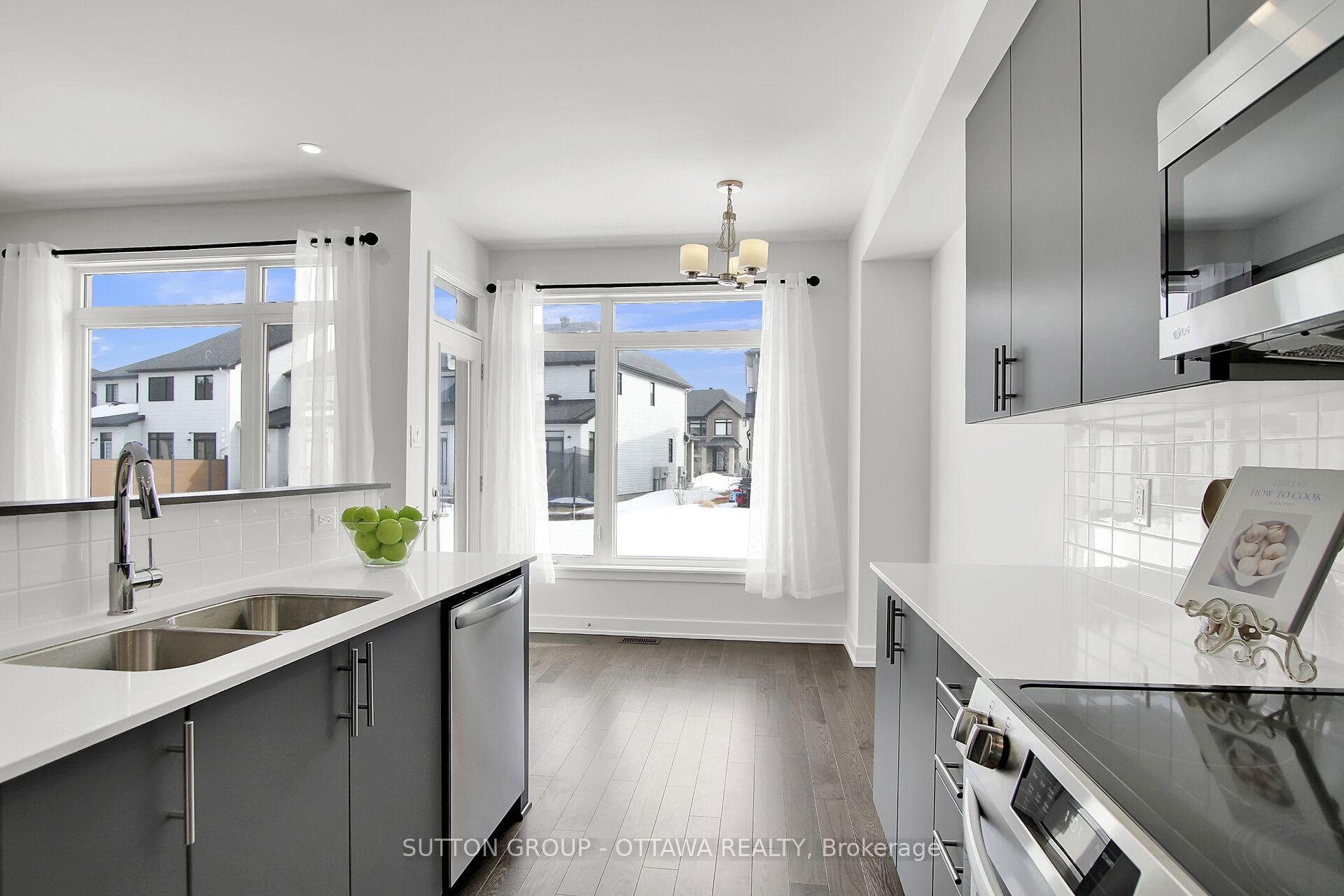 62 Heirloom Street Property Photo 16
