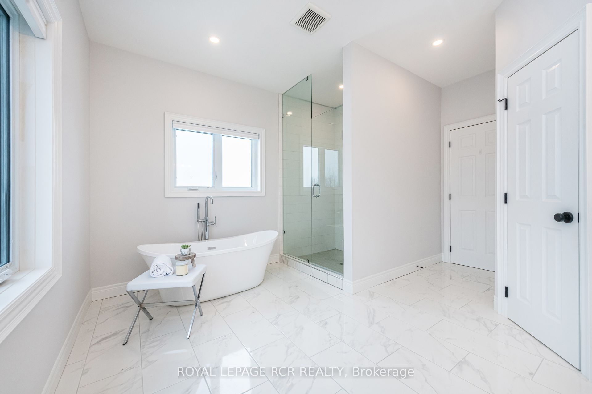 373373 6th Line Property Photo 25