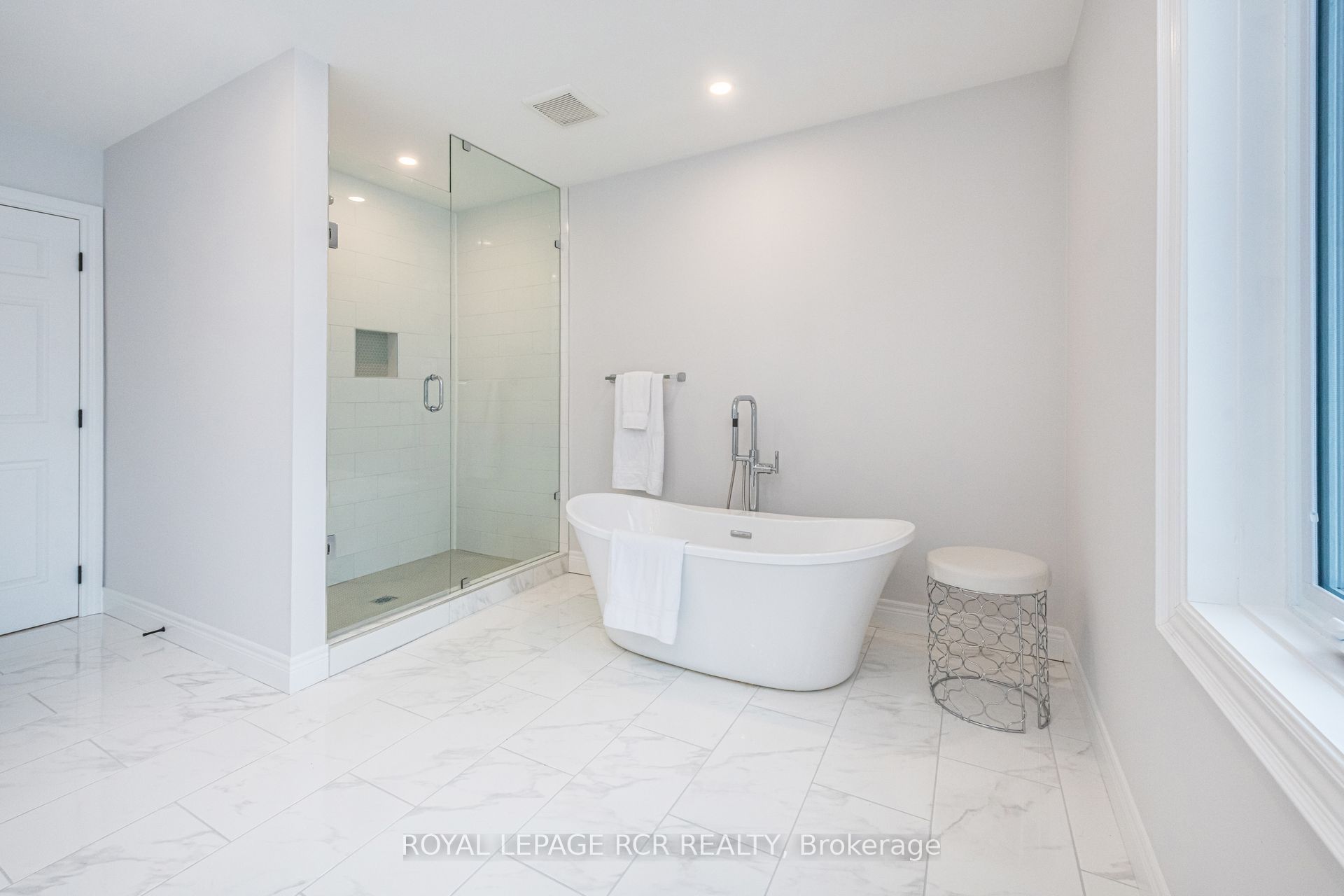 373373 6th Line Property Photo 27