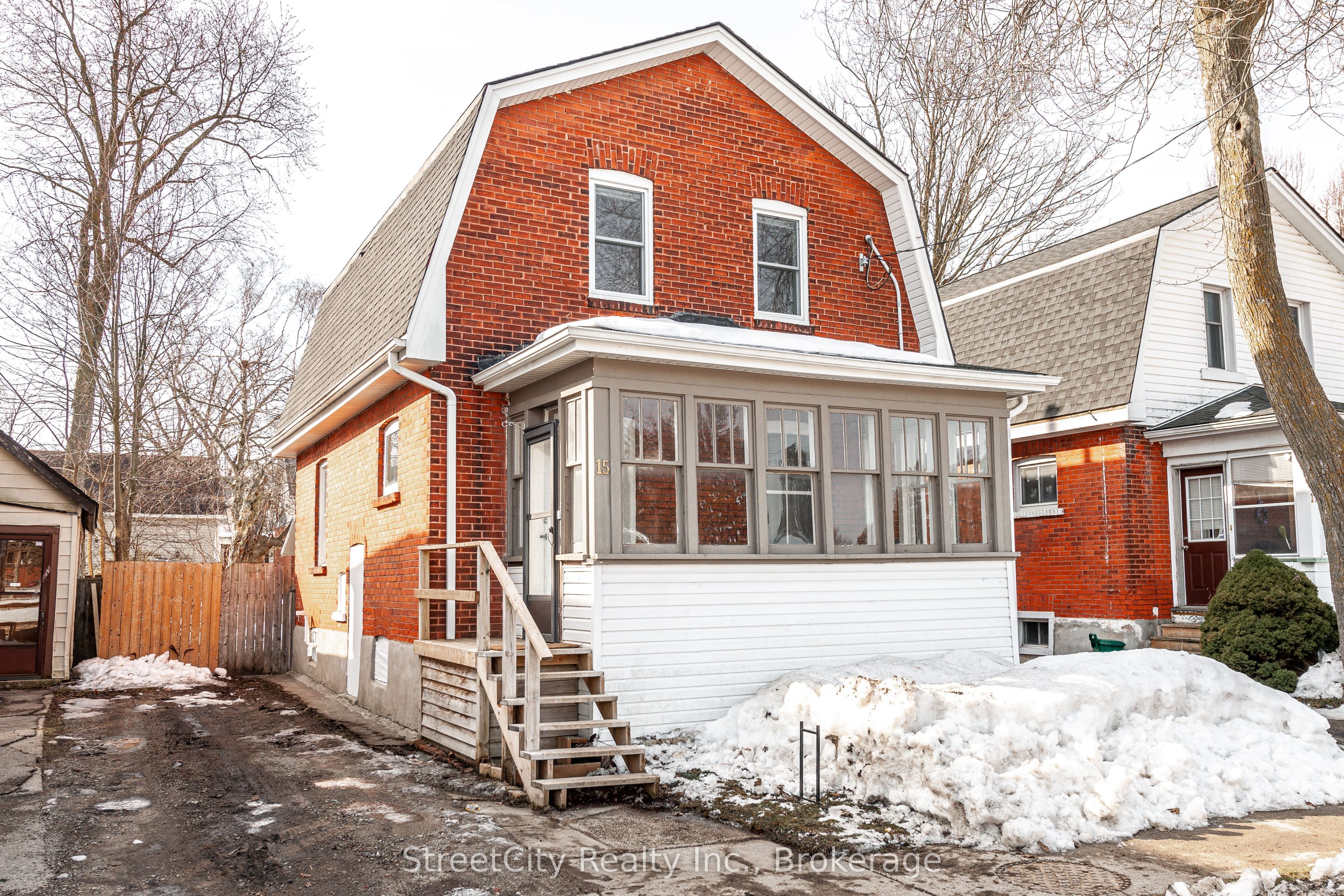 15 Kent Lane Property Photo