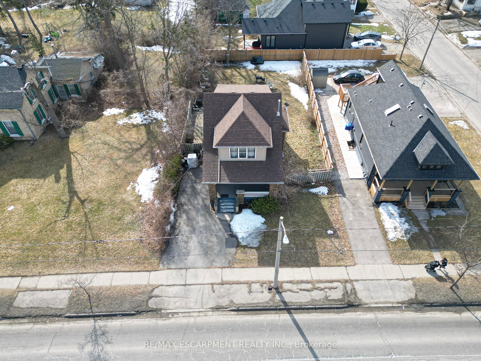 755 Colborne Street E Property Photo 2