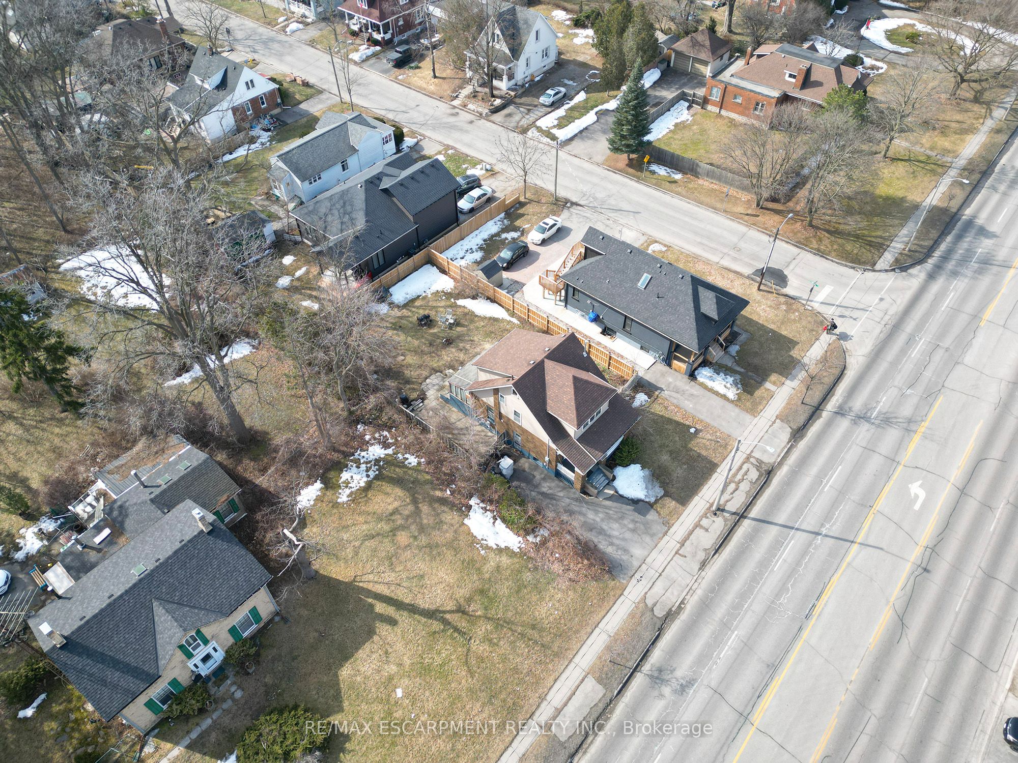 755 Colborne Street E Property Photo 3