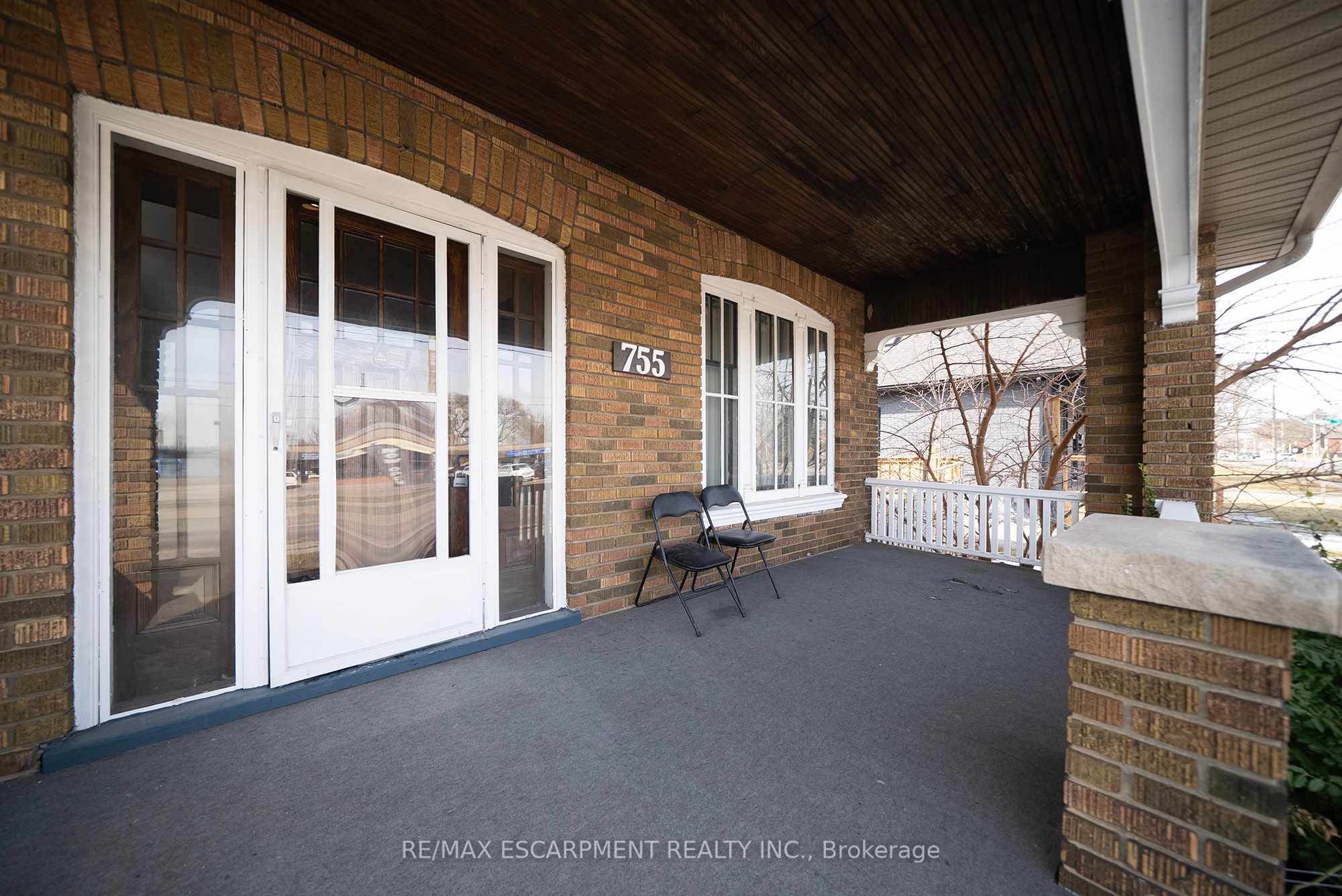 755 Colborne Street E Property Photo 4