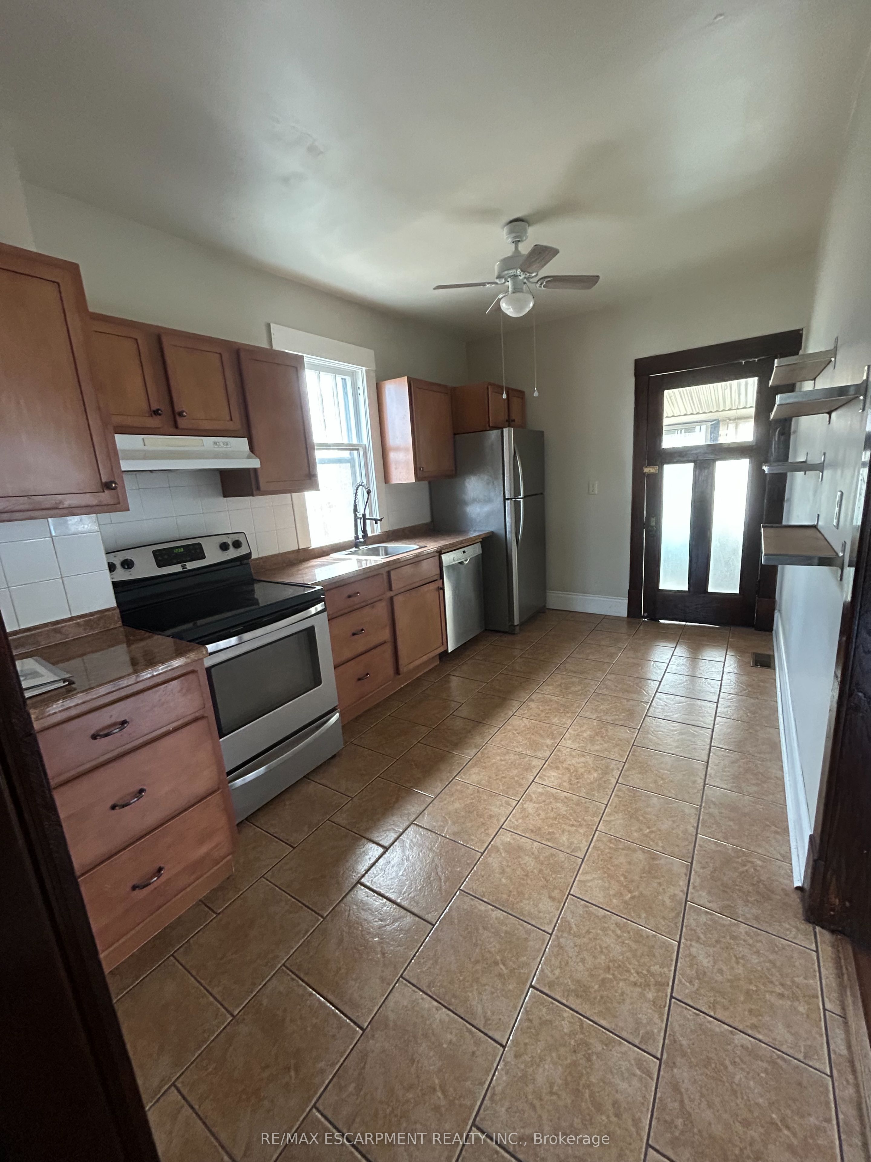 755 Colborne Street E Property Photo 27