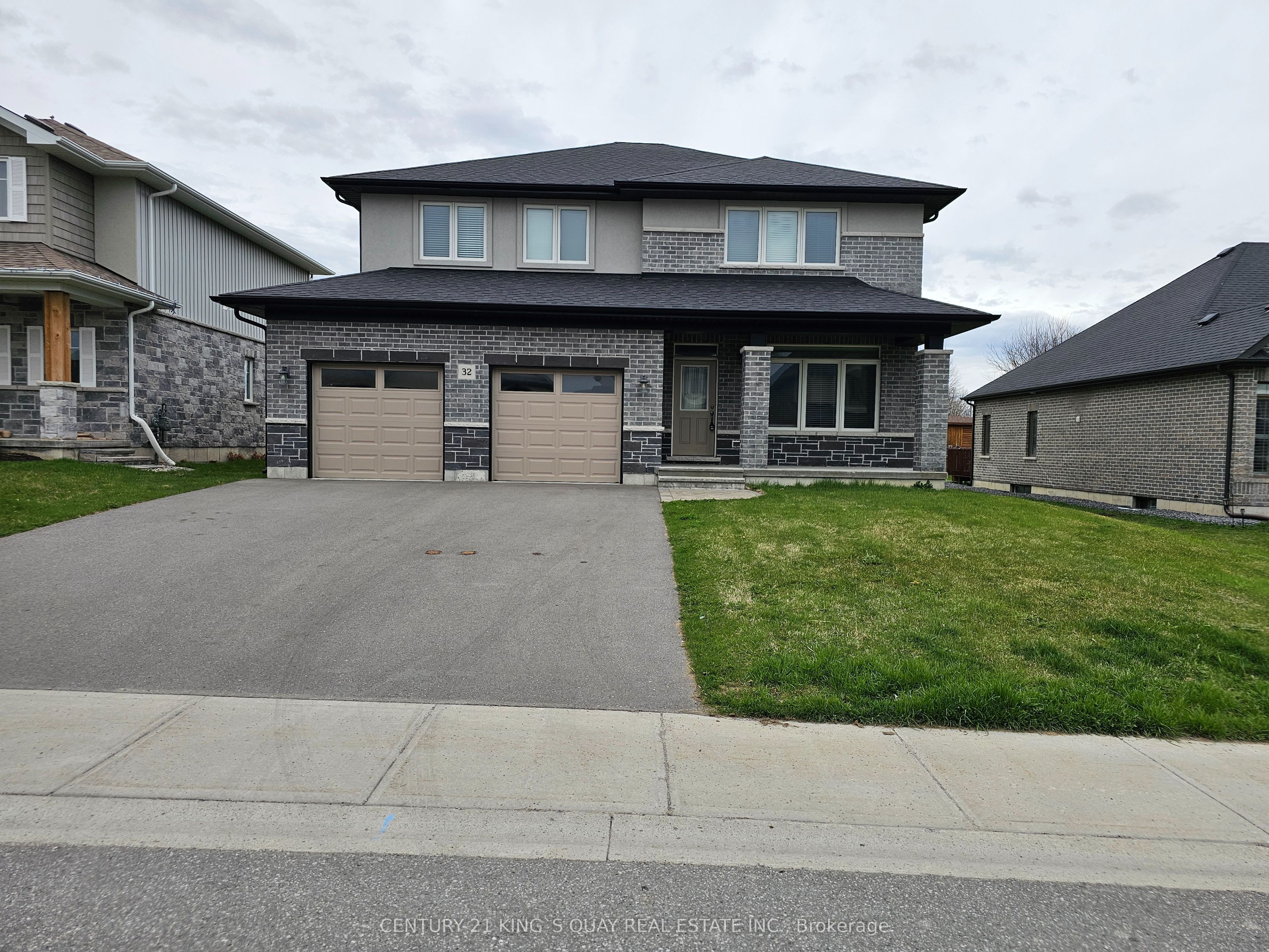 32 Stonecreast Boulevard Property Photo