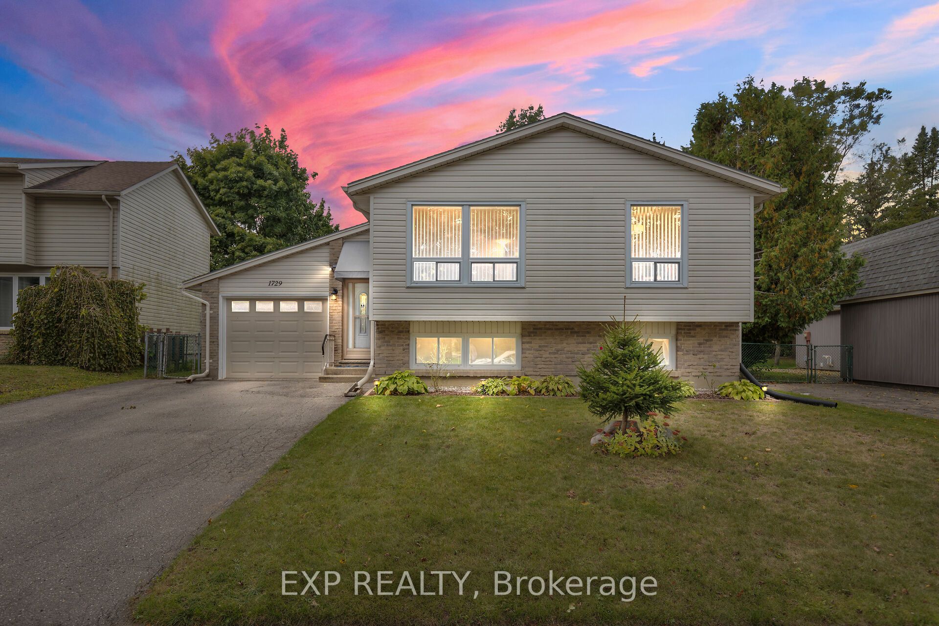 1729 Aldersbrook Road Property Photo 1