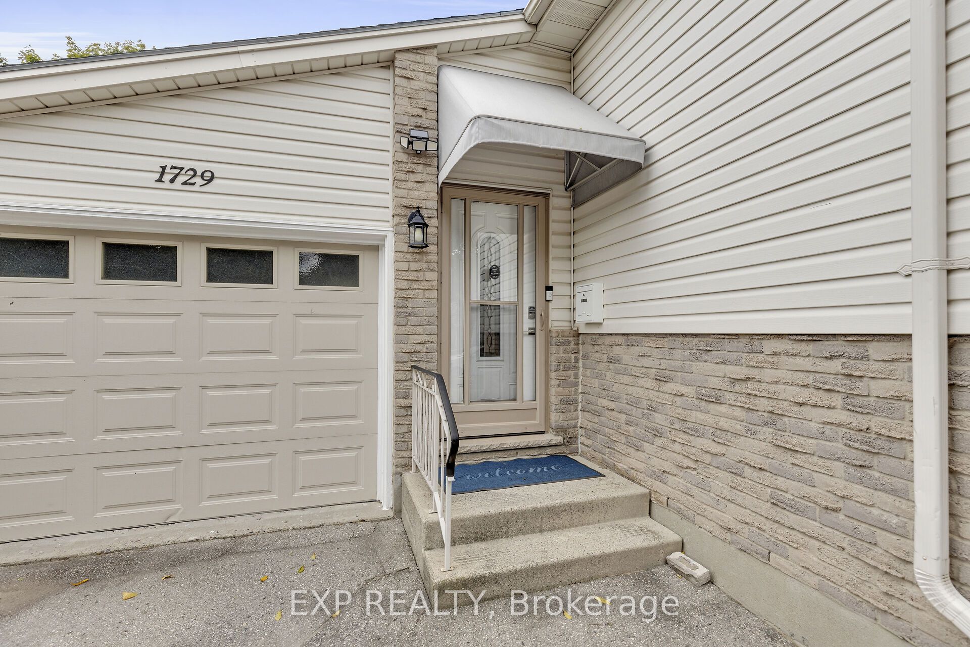 1729 Aldersbrook Road Property Photo 3