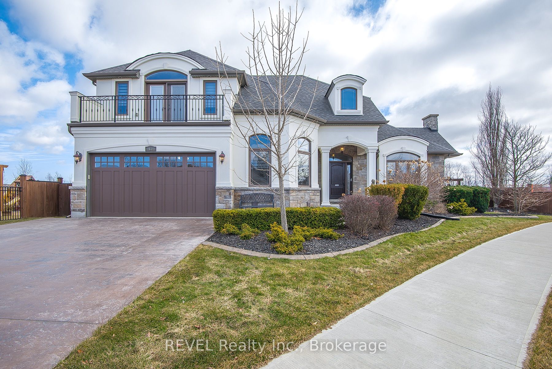 60 Mackenzie King Avenue Property Photo