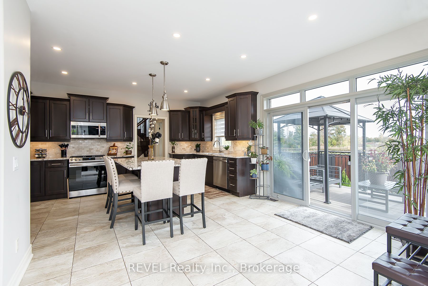 60 Mackenzie King Avenue Property Photo 9