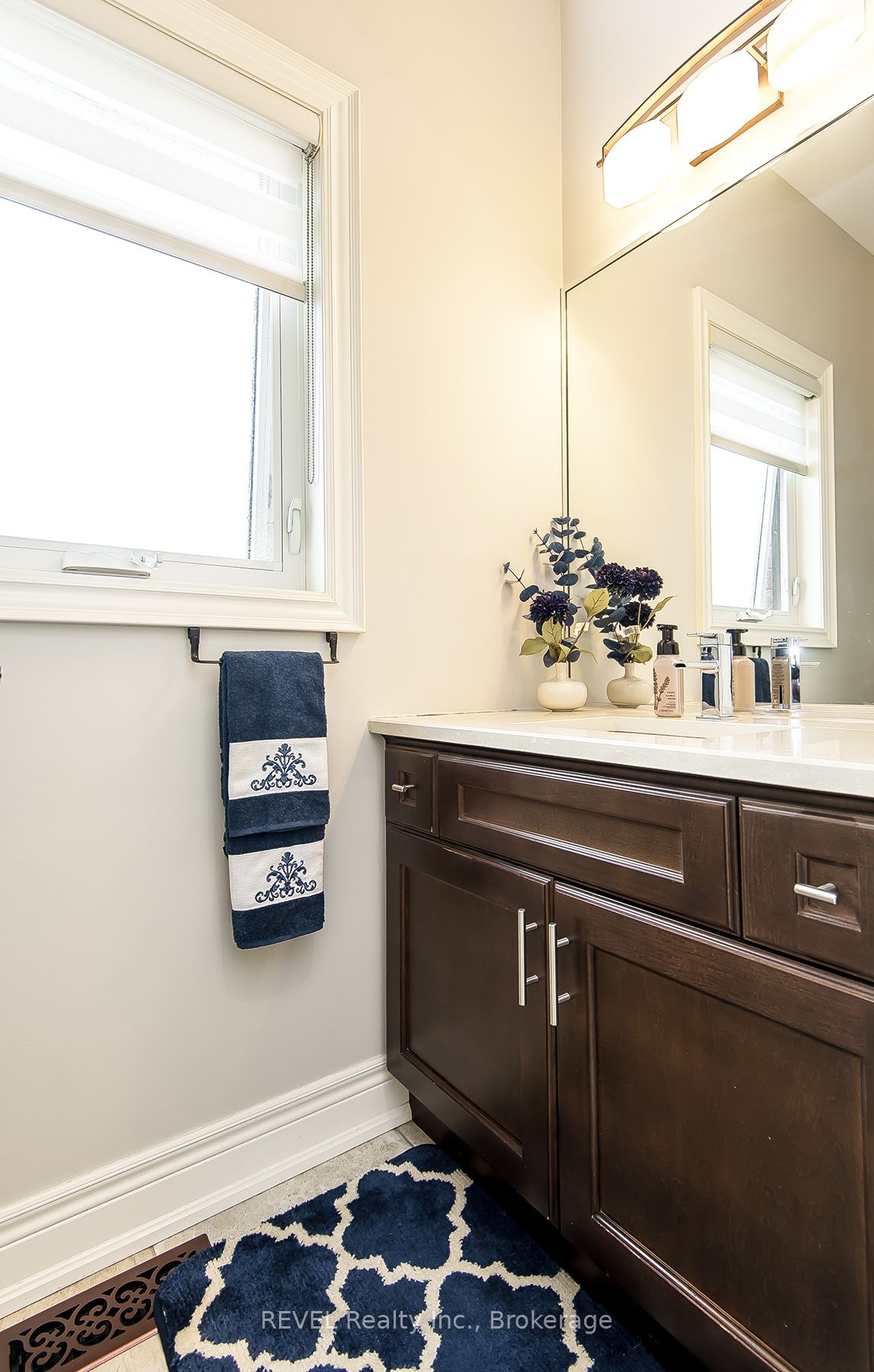 60 Mackenzie King Avenue Property Photo 14