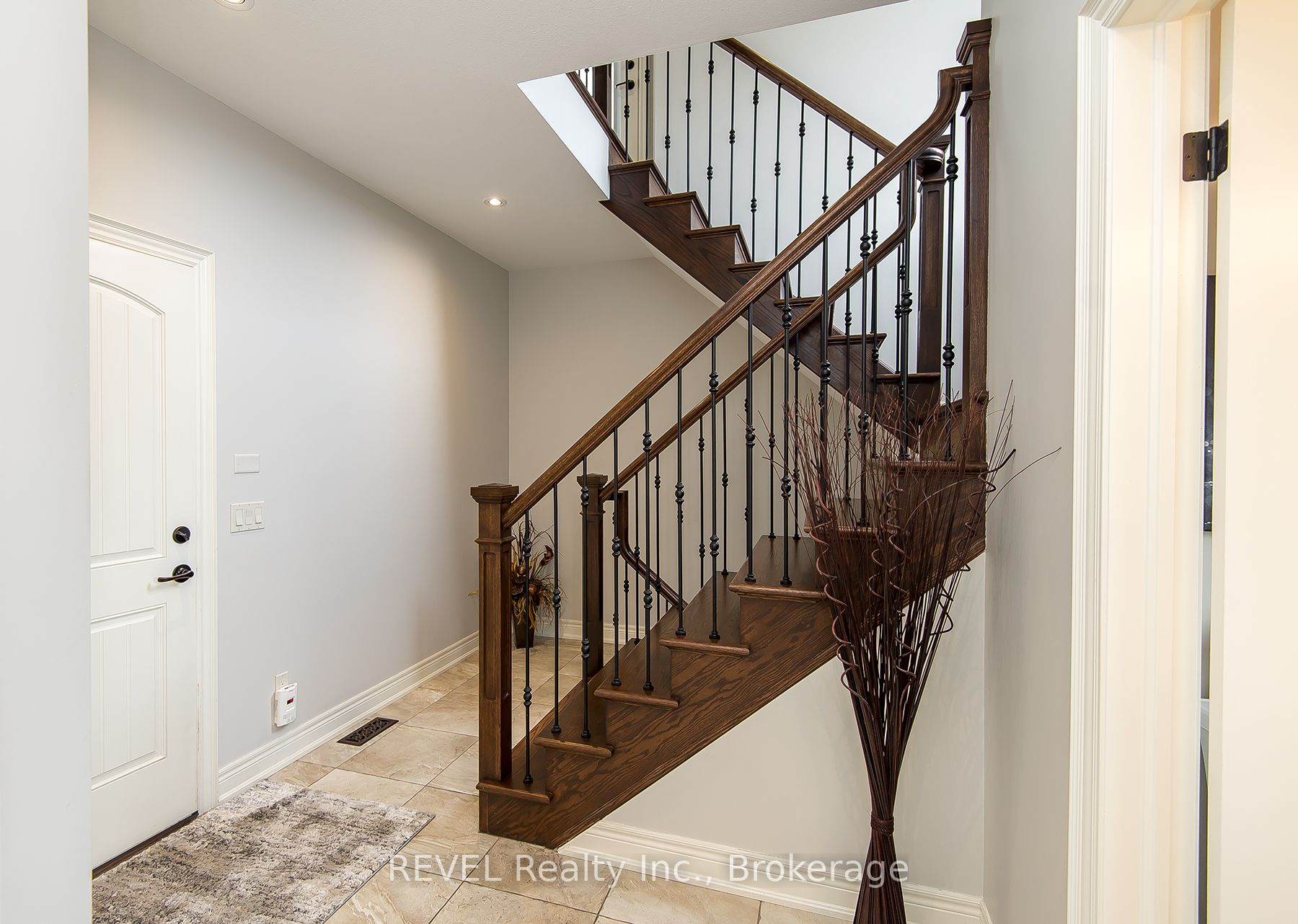 60 Mackenzie King Avenue Property Photo 16