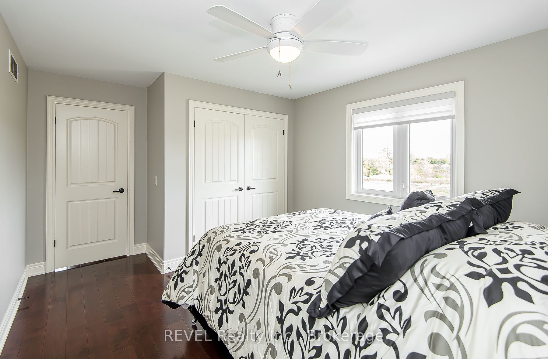 60 Mackenzie King Avenue Property Photo 24