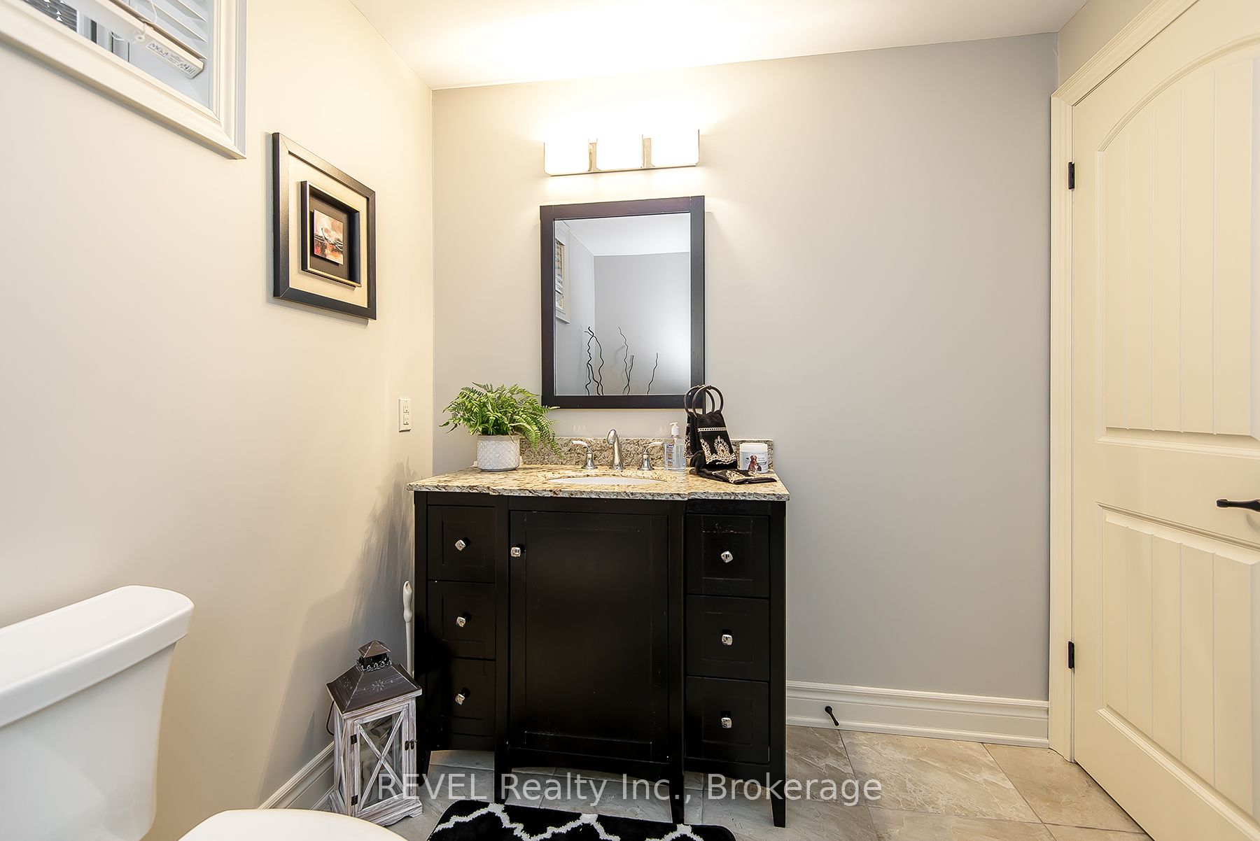 60 Mackenzie King Avenue Property Photo 28