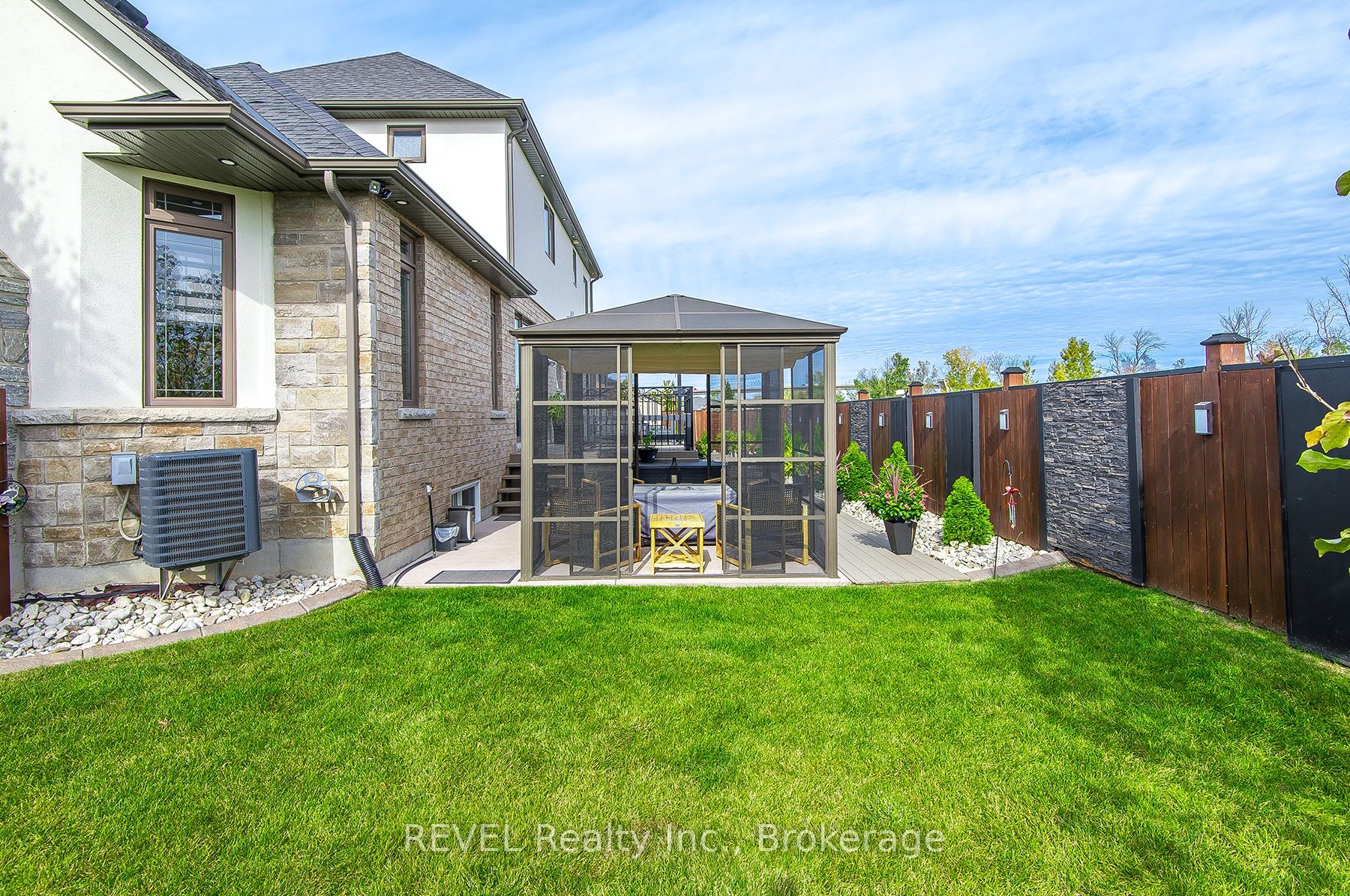 60 Mackenzie King Avenue Property Photo 38