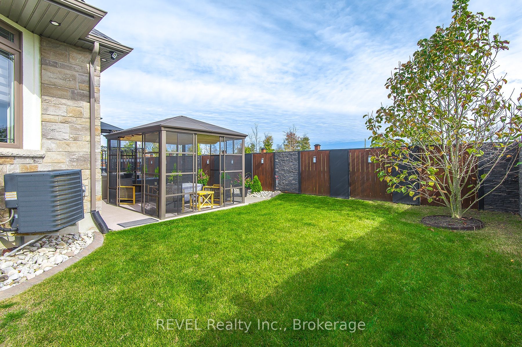 60 Mackenzie King Avenue Property Photo 39