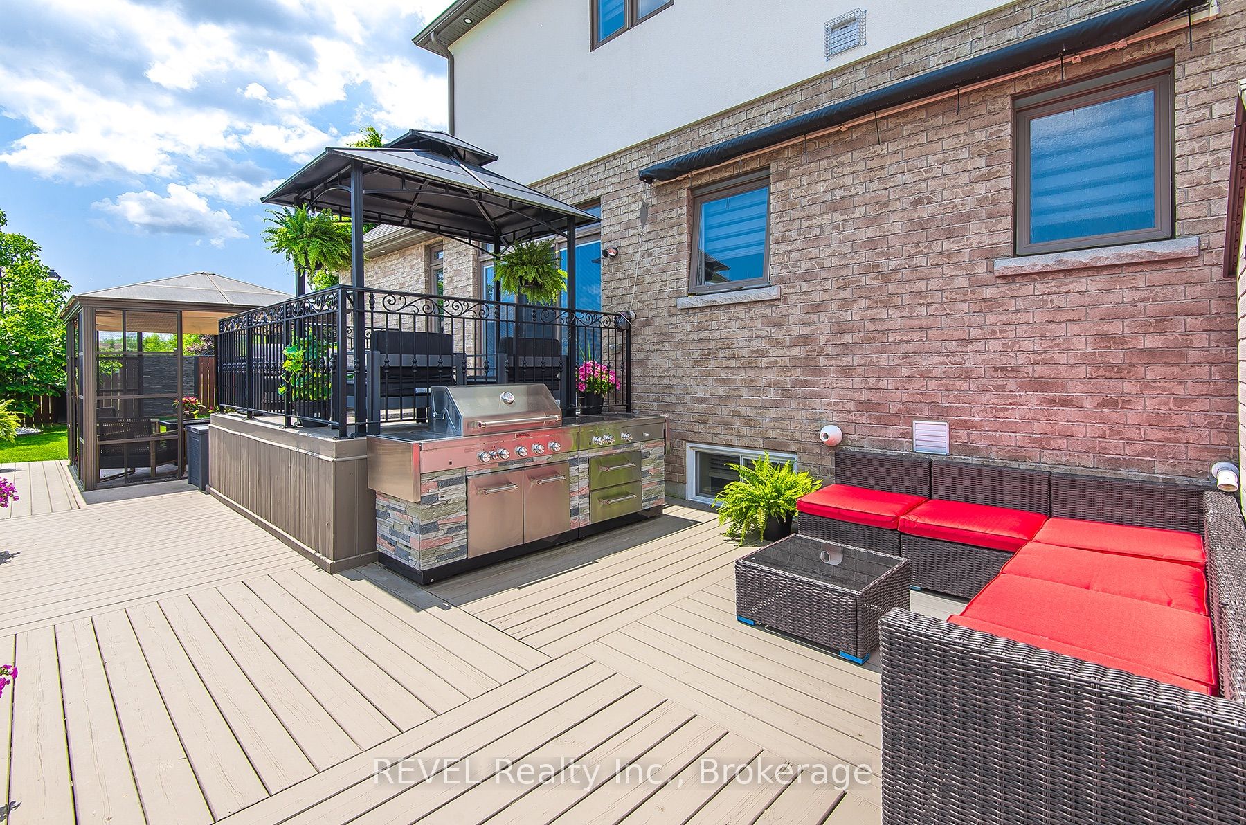 60 Mackenzie King Avenue Property Photo 43
