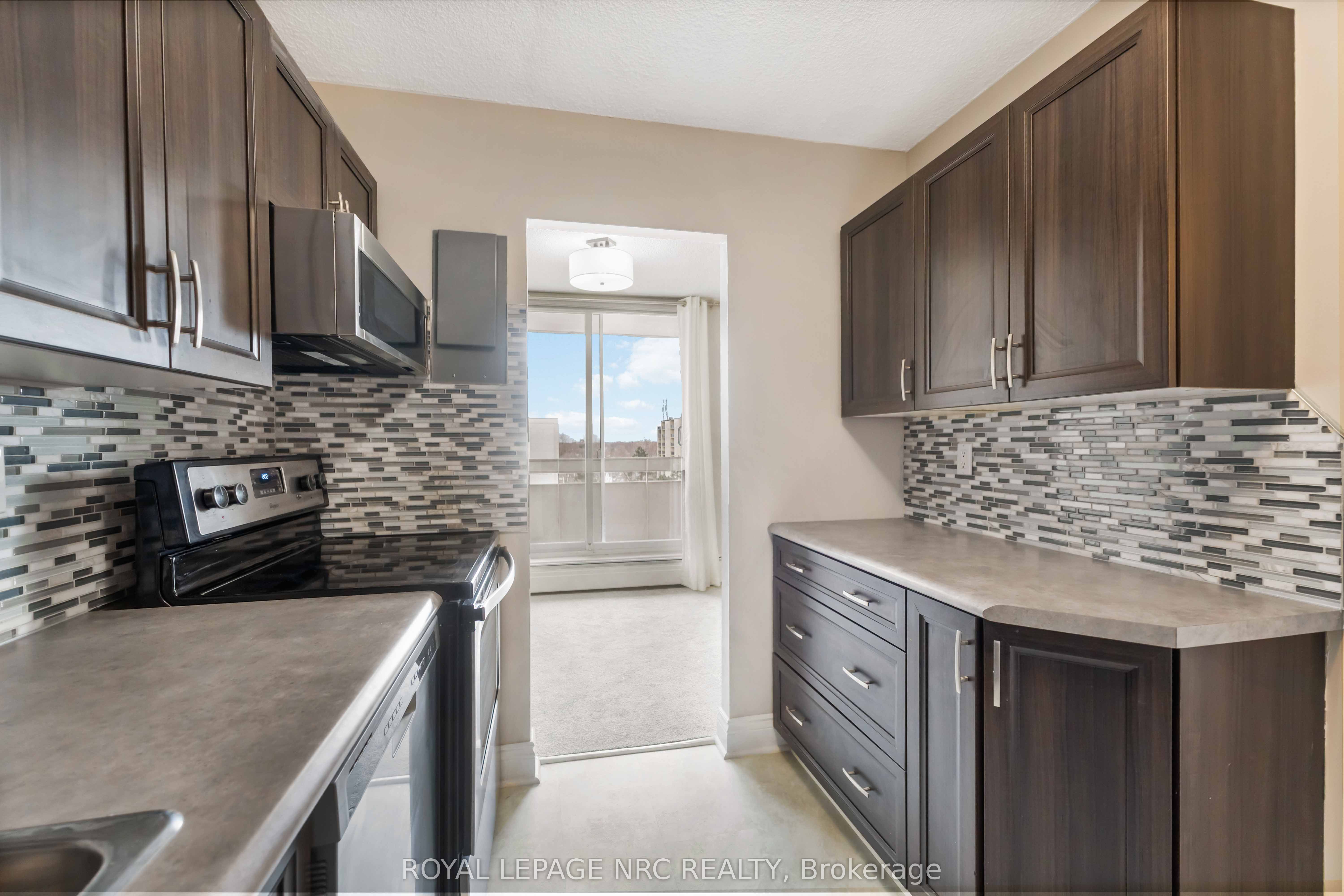 365 Geneva Street 805 Property Photo 14