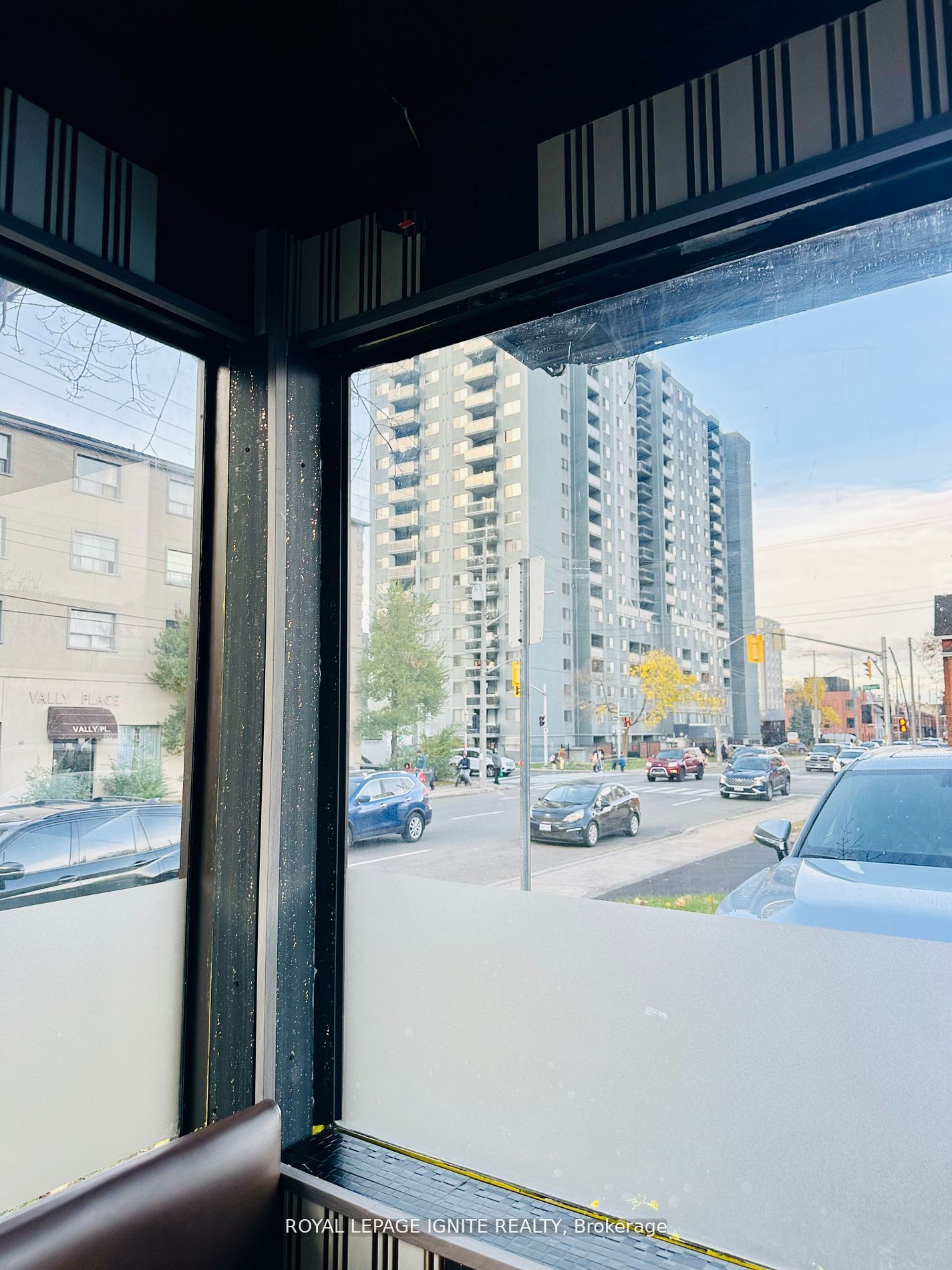 #107 - 90 Wellington Street Property Photo 16