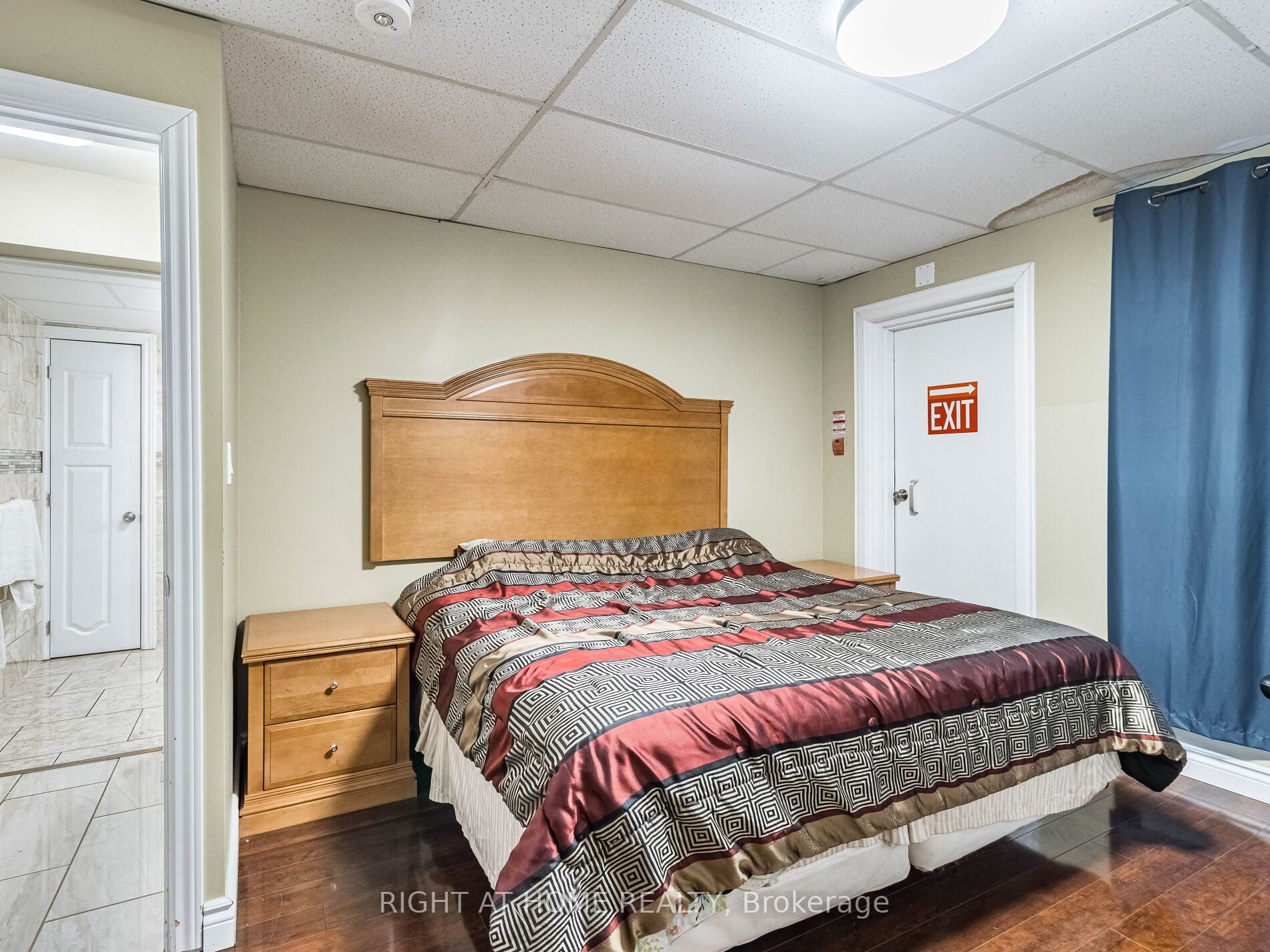 5951 Clark Avenue Property Photo 18