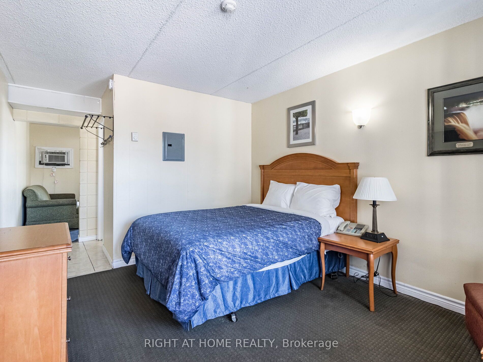 5951 Clark Avenue Property Photo 21
