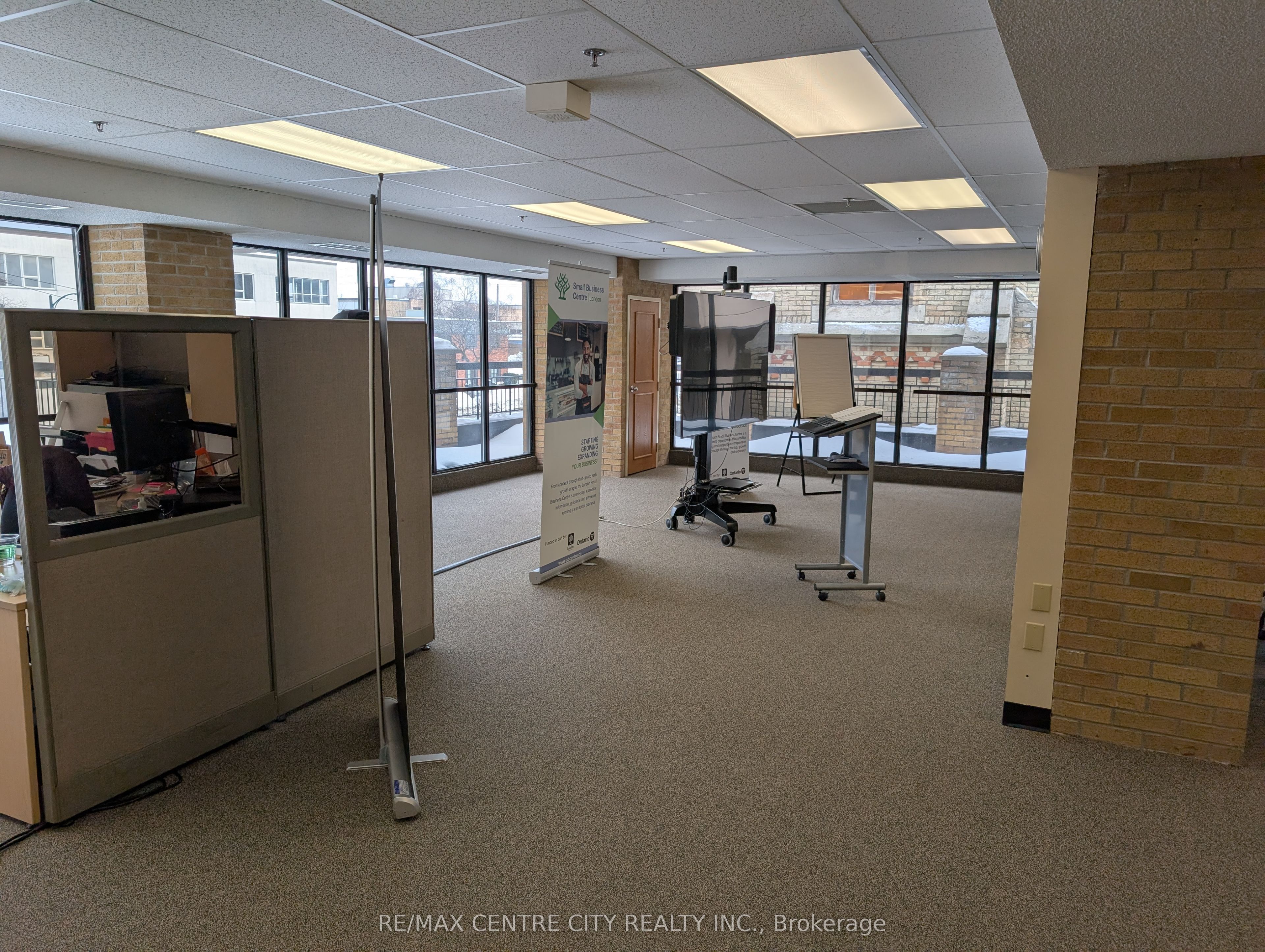 #220 - 379 Dundas Street Property Photo 9