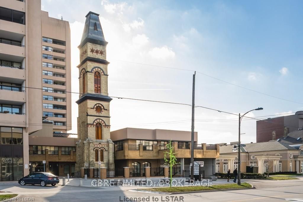 #remarks - 379 Dundas Street Property Photo