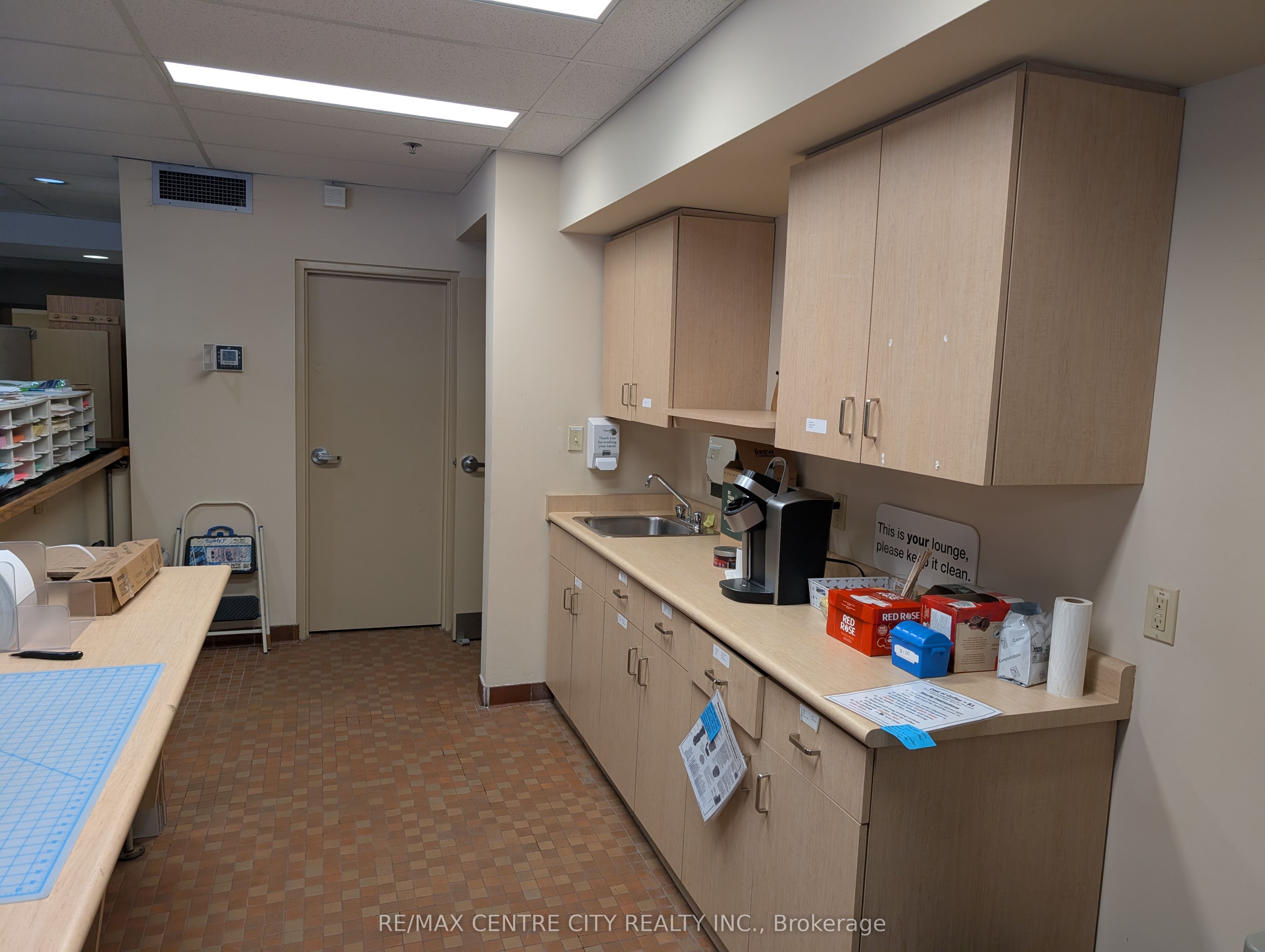 #remarks - 379 Dundas Street Property Photo 10