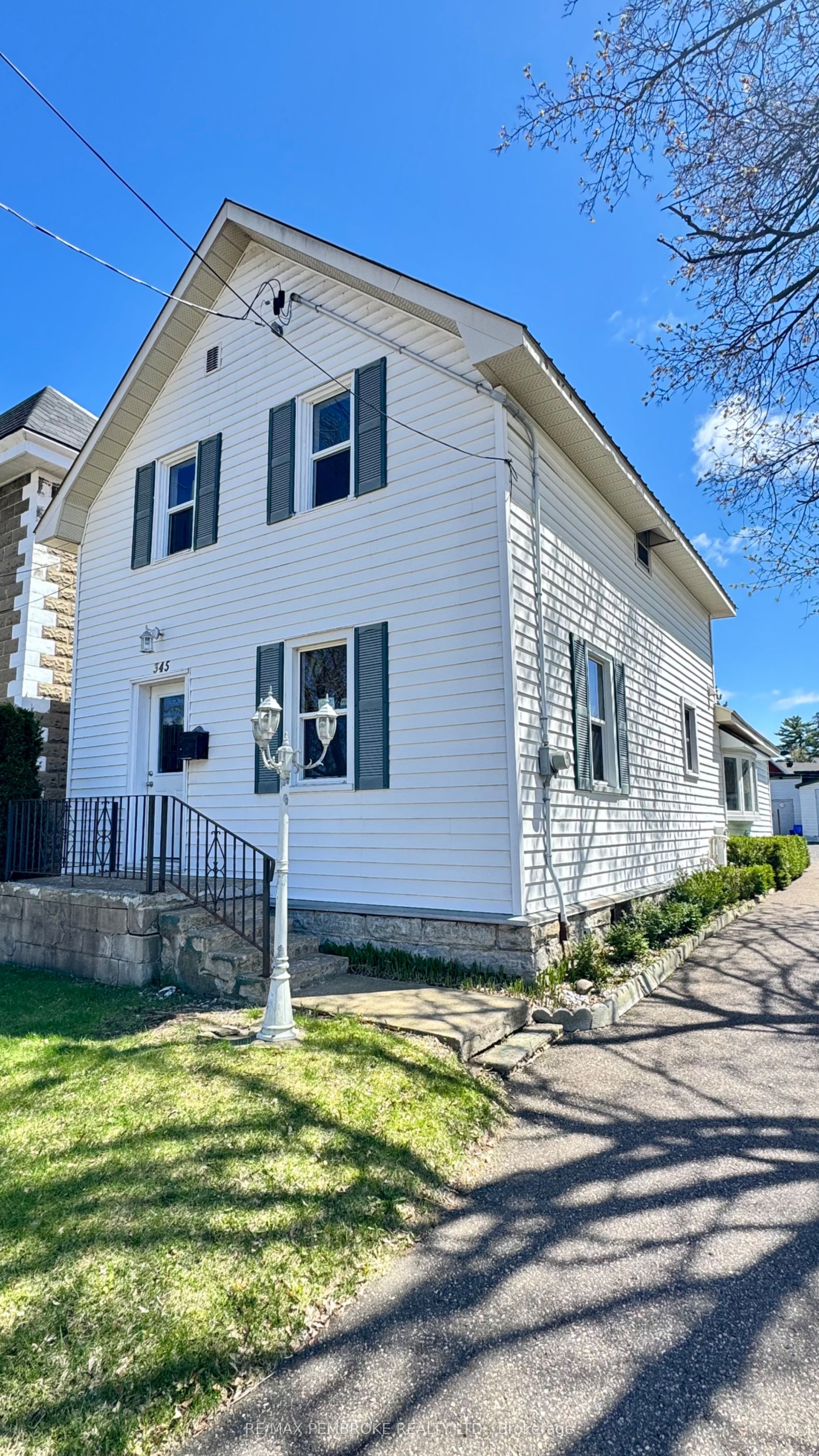 345 Trafalgar Road Property Photo 2