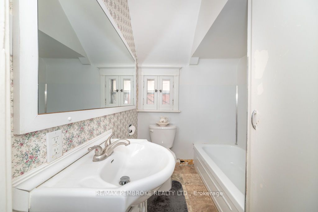 345 Trafalgar Road Property Photo 32