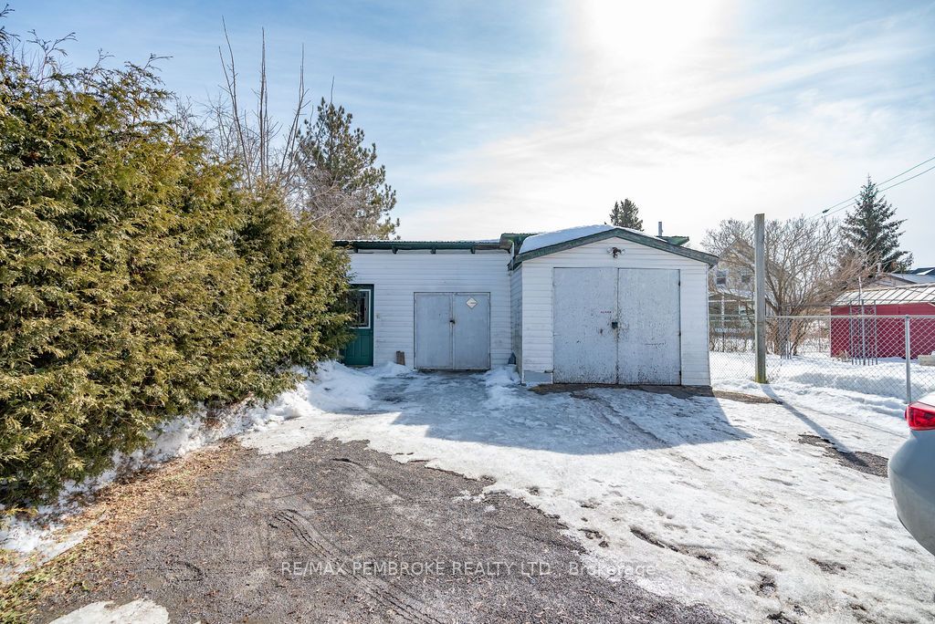 345 Trafalgar Road Property Photo 33