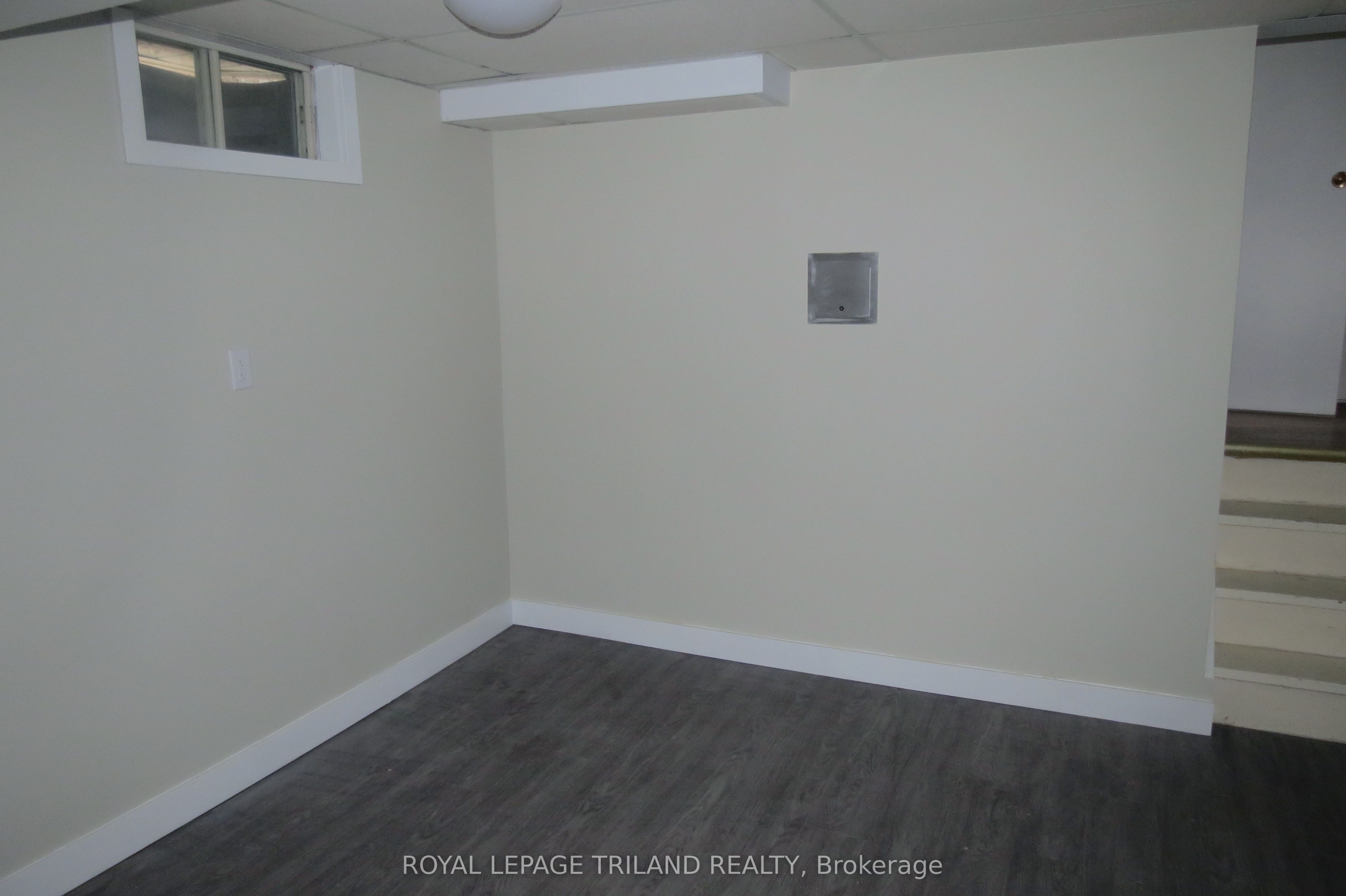 76 Ardsley Road Lower Property Photo 5