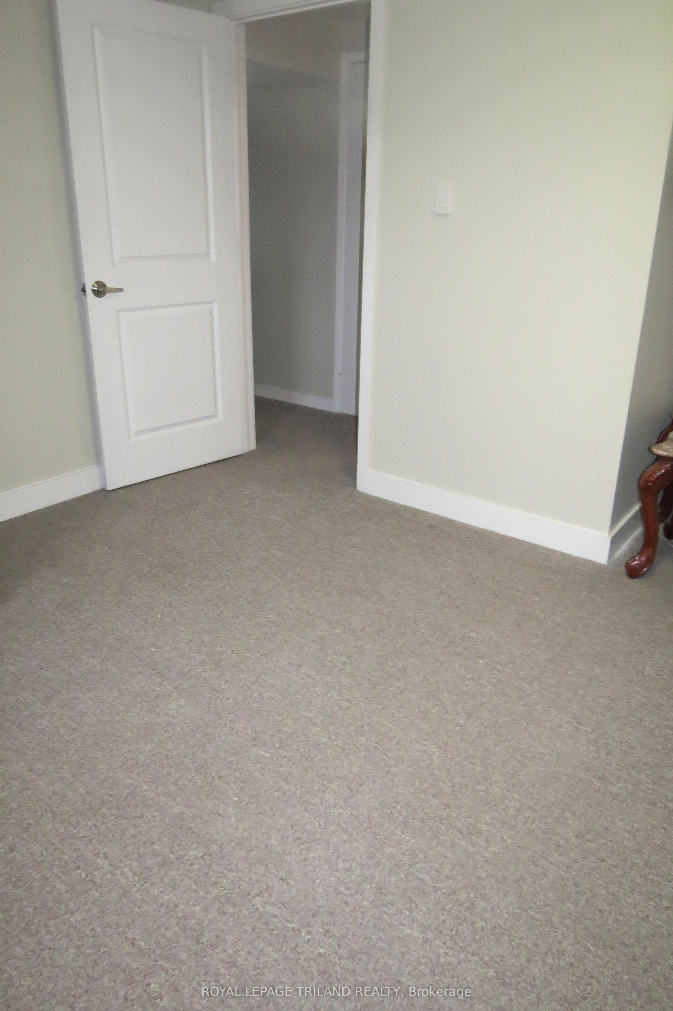76 Ardsley Road Lower Property Photo 13