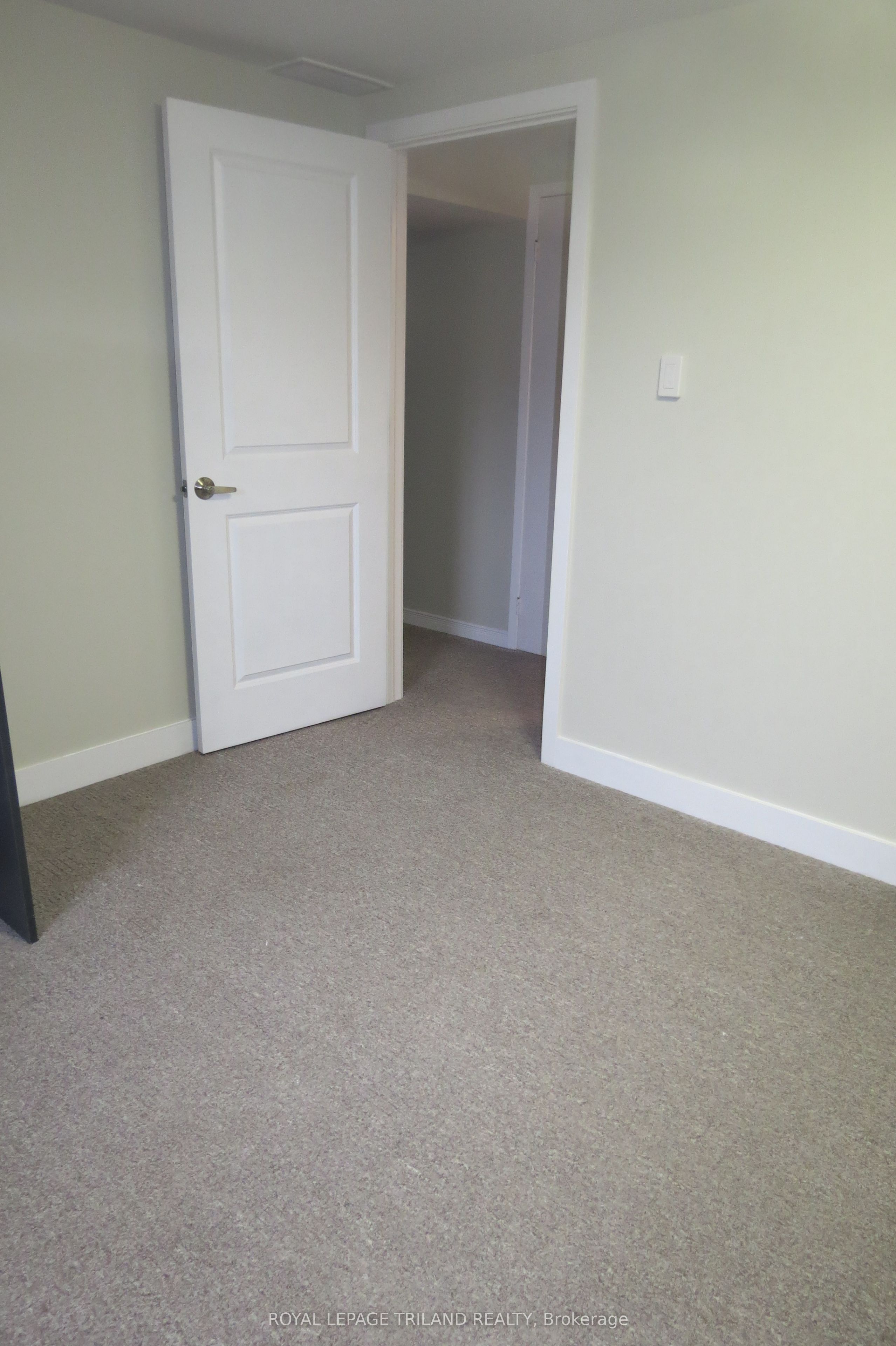 76 Ardsley Road Lower Property Photo 14
