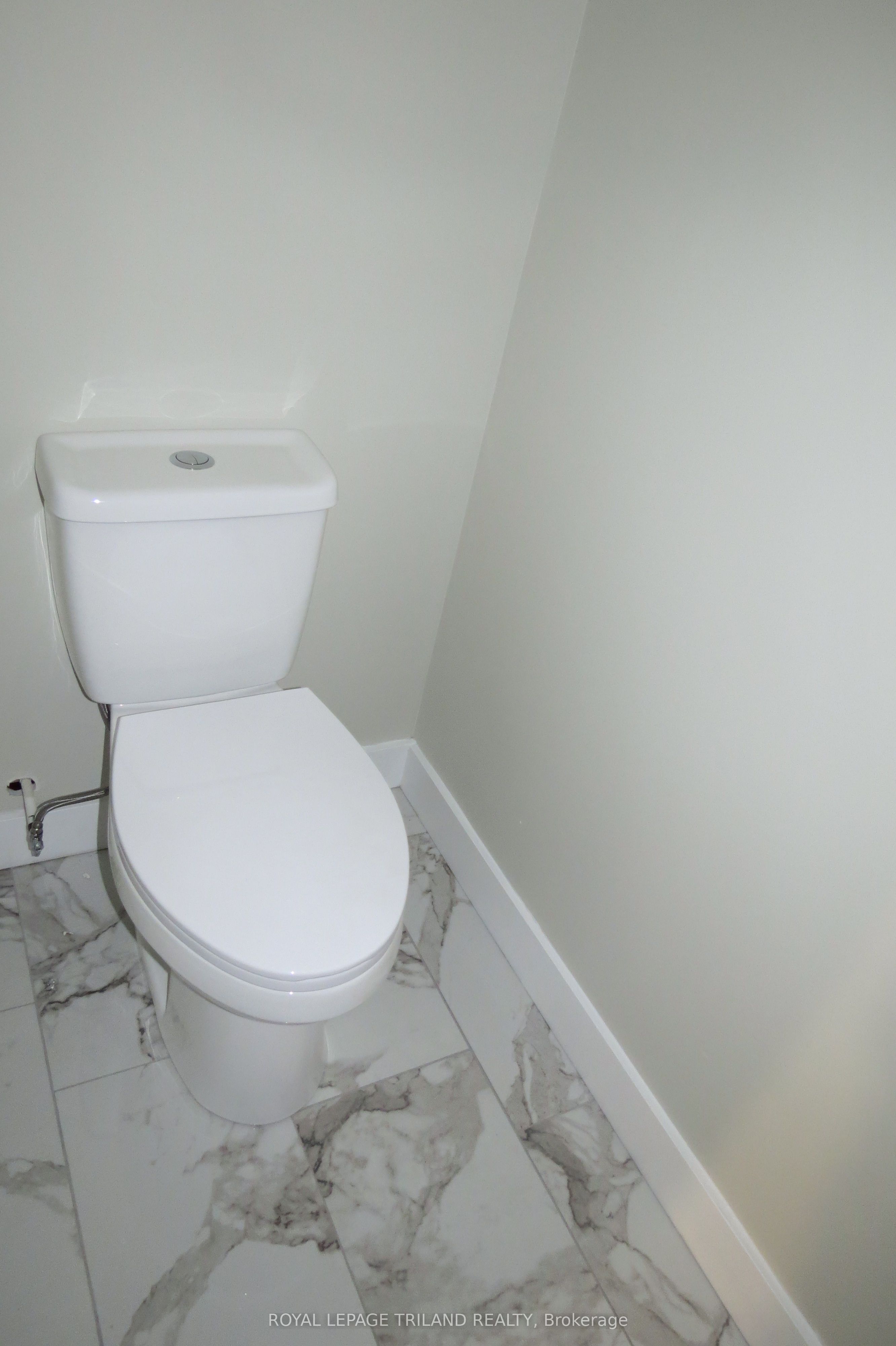 76 Ardsley Road Lower Property Photo 16