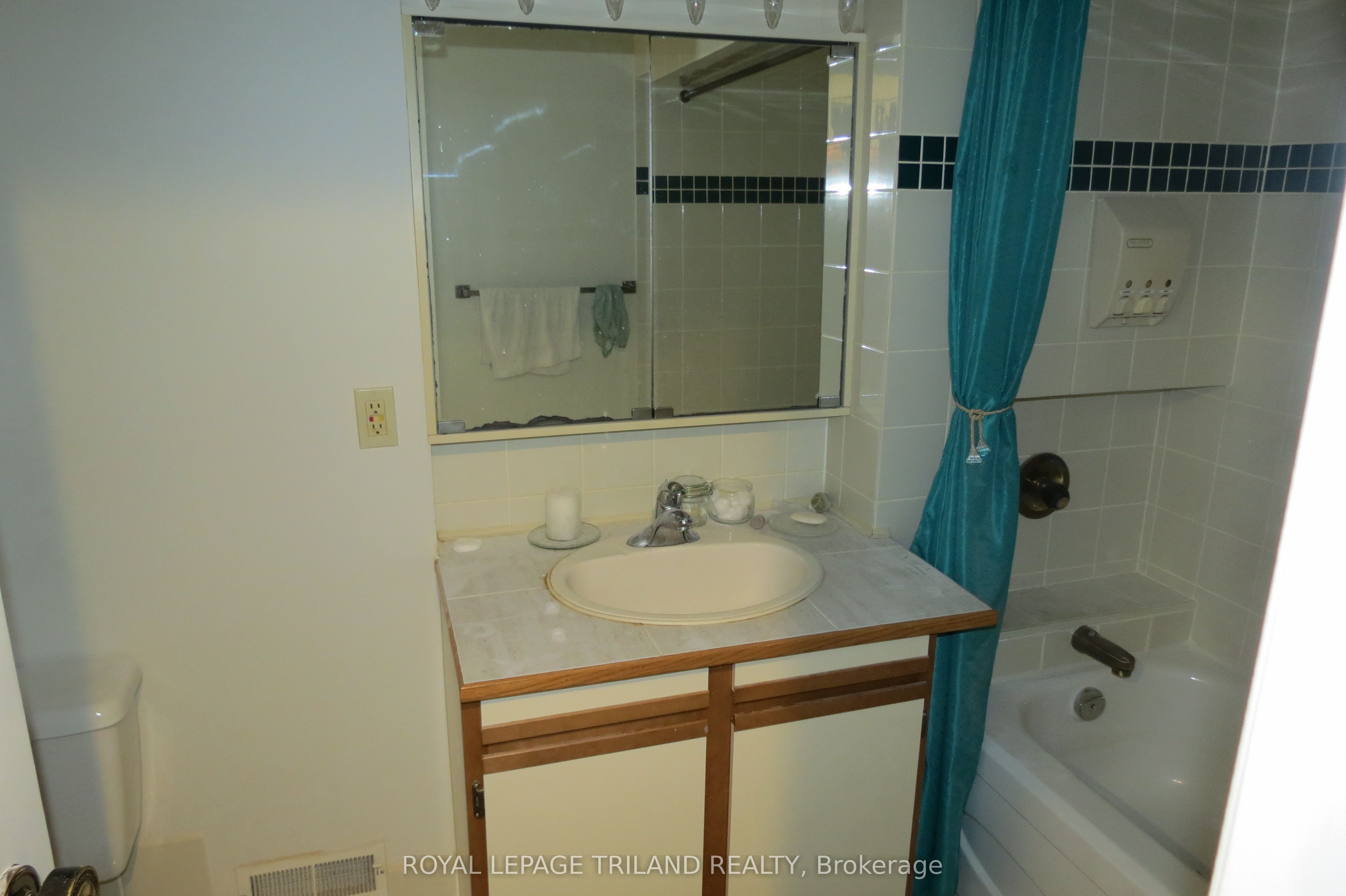 76 Ardsley Road Lower Property Photo 20