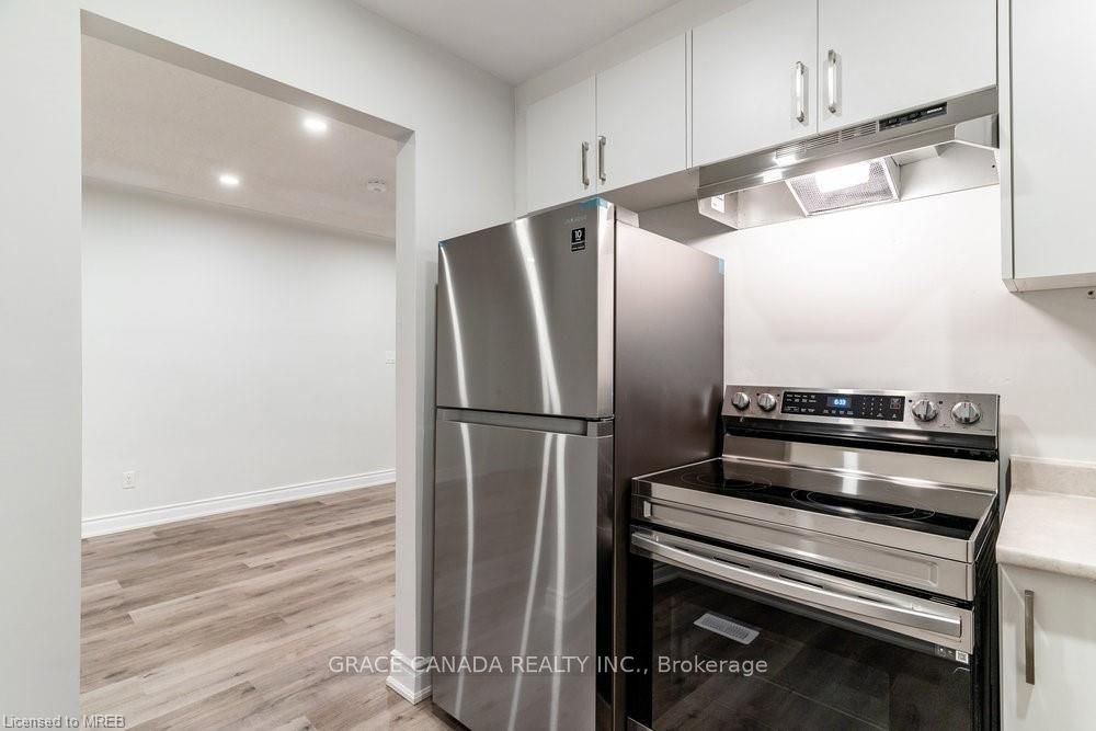 598 Upper James Street Property Photo 19
