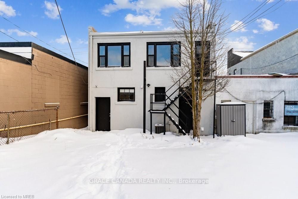 598 Upper James Street Property Photo 29