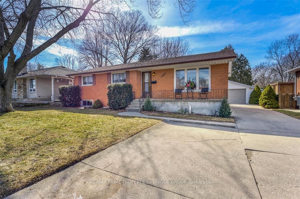 1097 Indian Road Property Photo