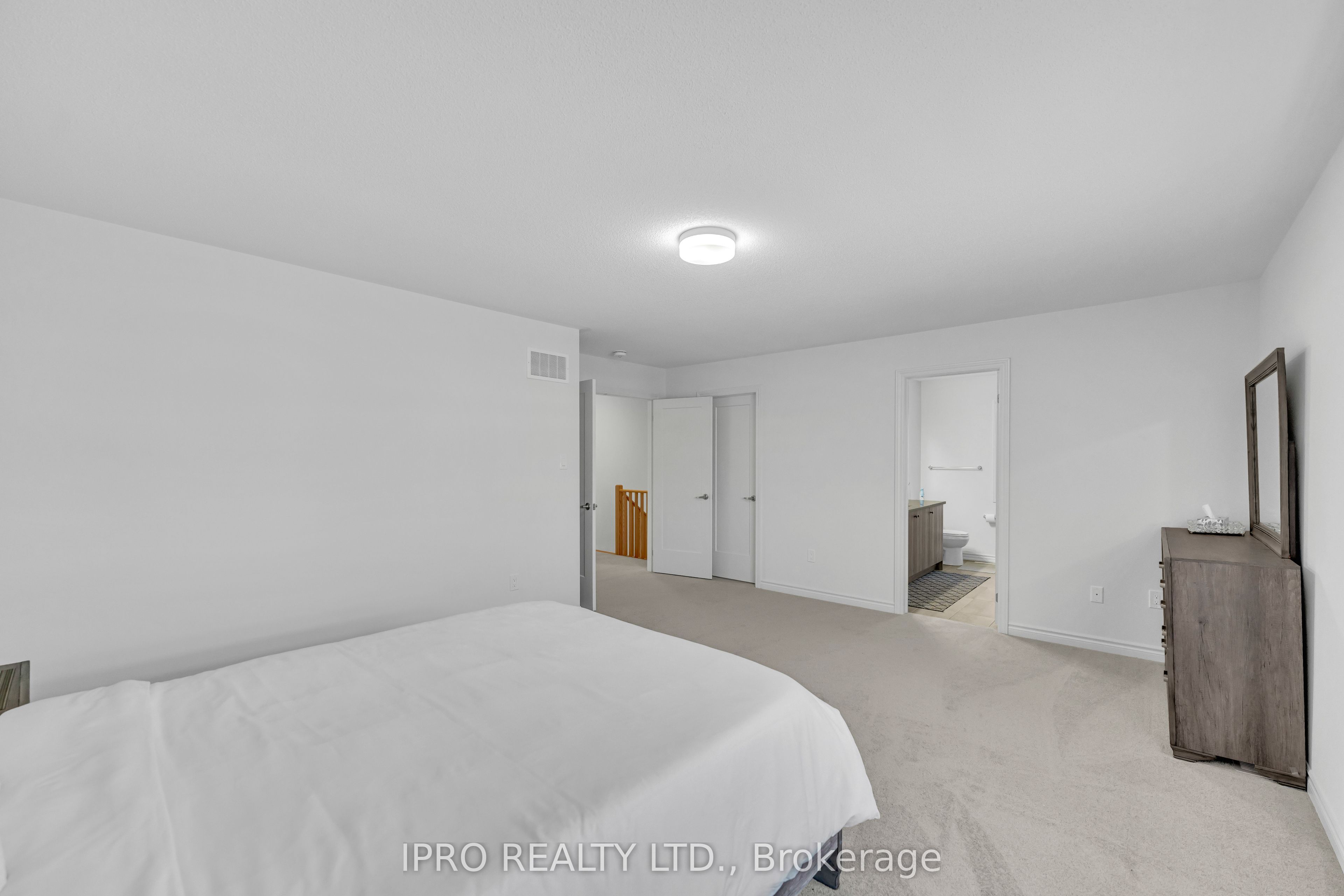 1033 Trailsview Avenue Property Photo 11
