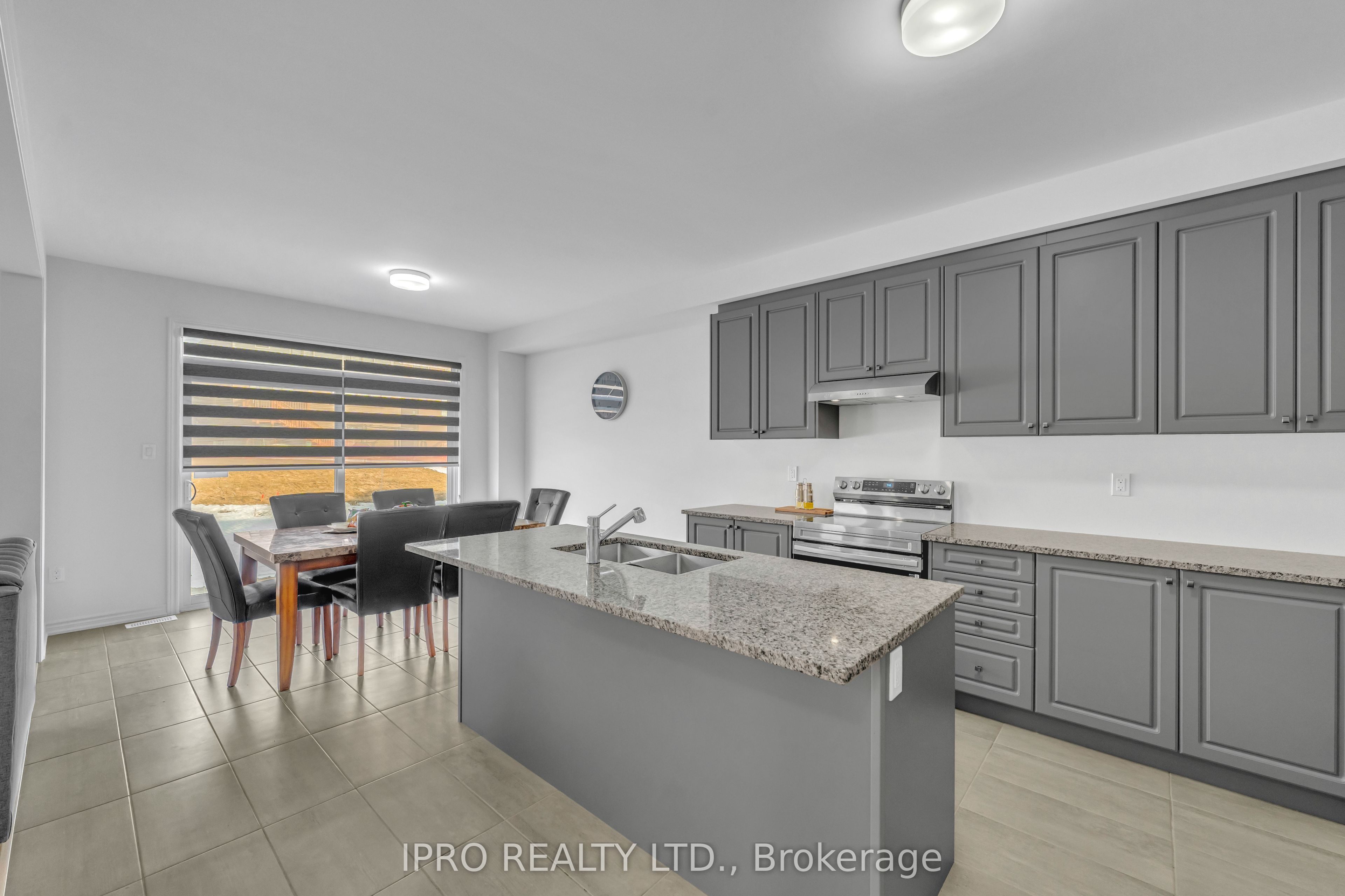 1033 Trailsview Avenue Property Photo 13