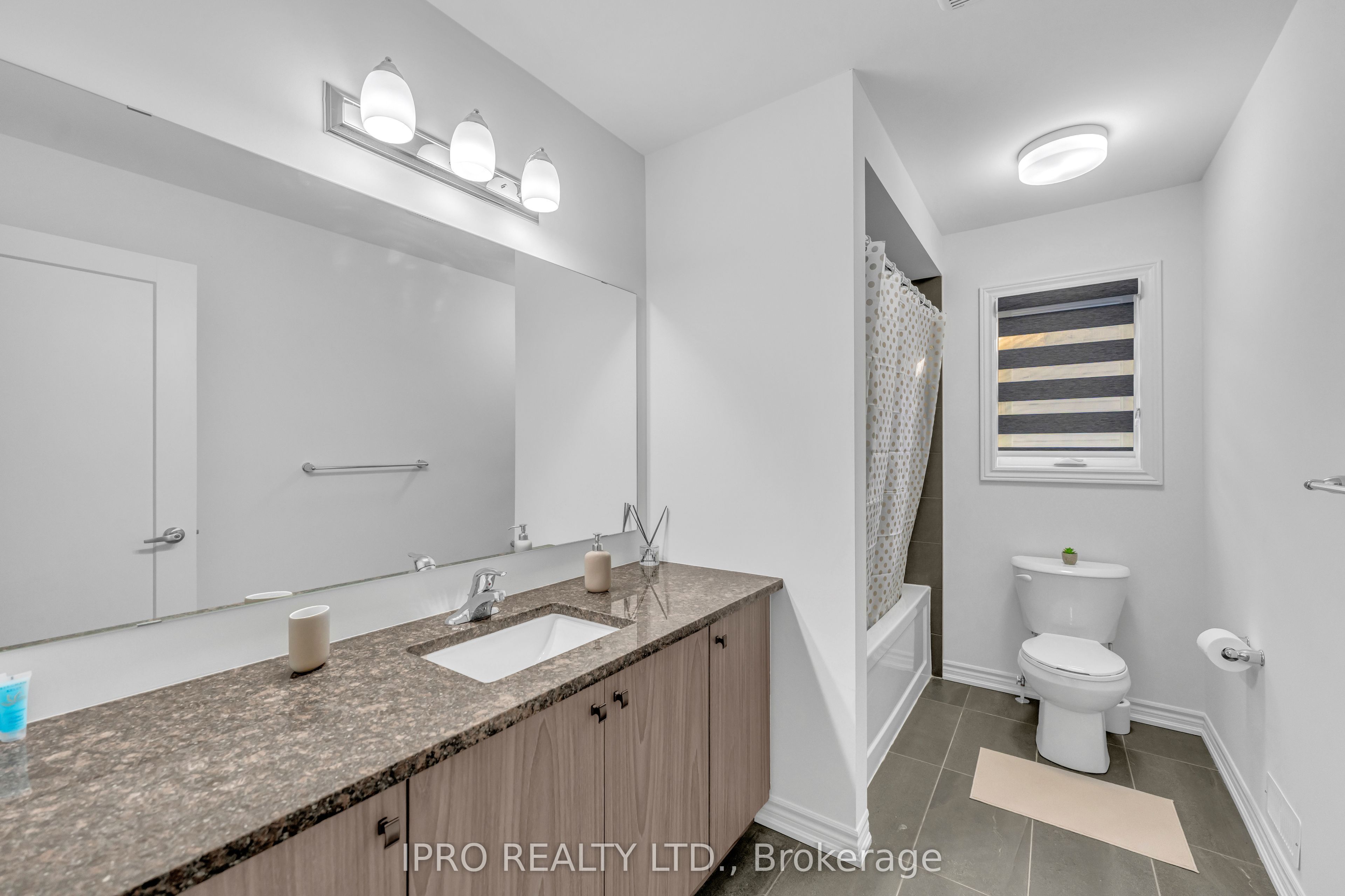 1033 Trailsview Avenue Property Photo 15