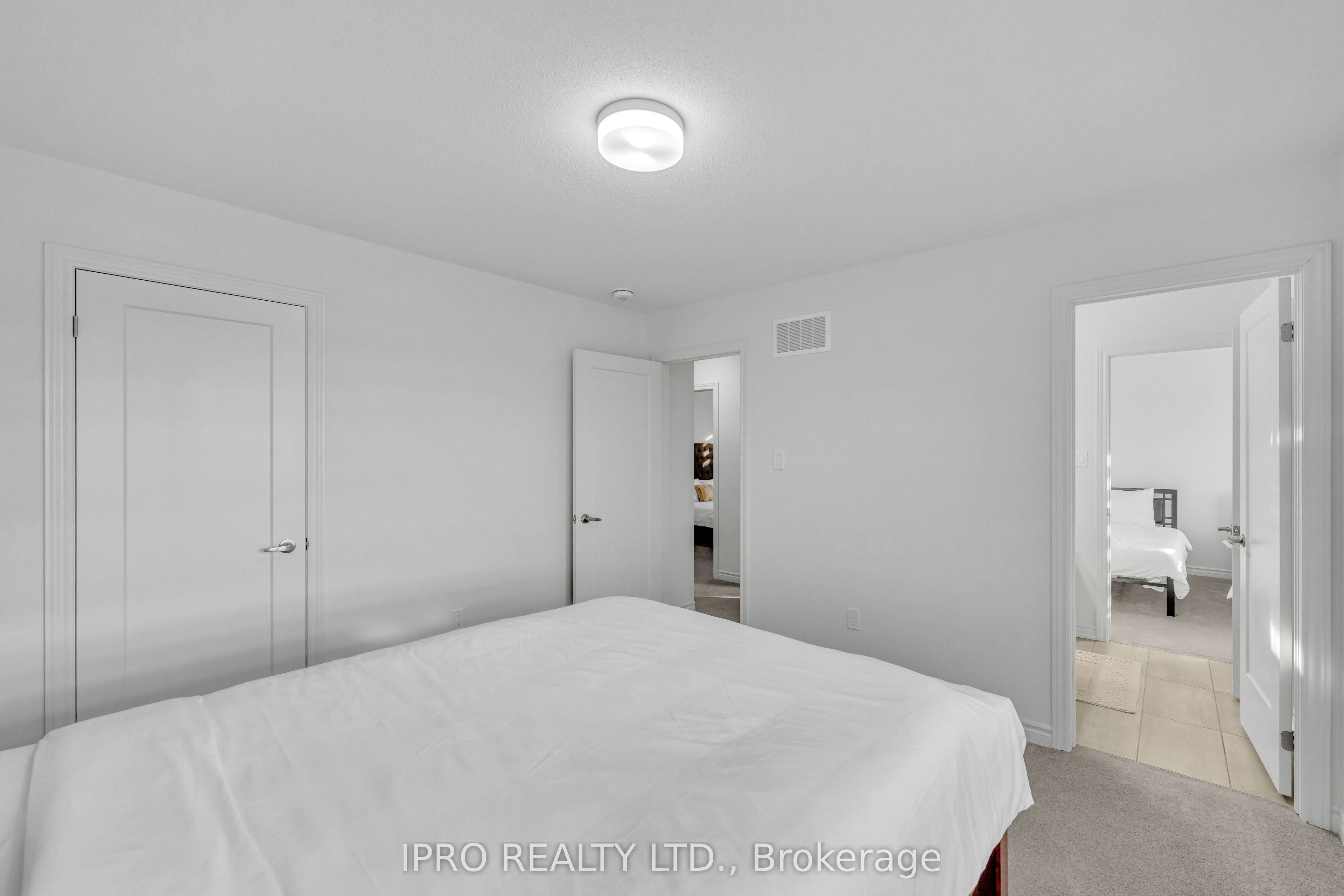 1033 Trailsview Avenue Property Photo 18