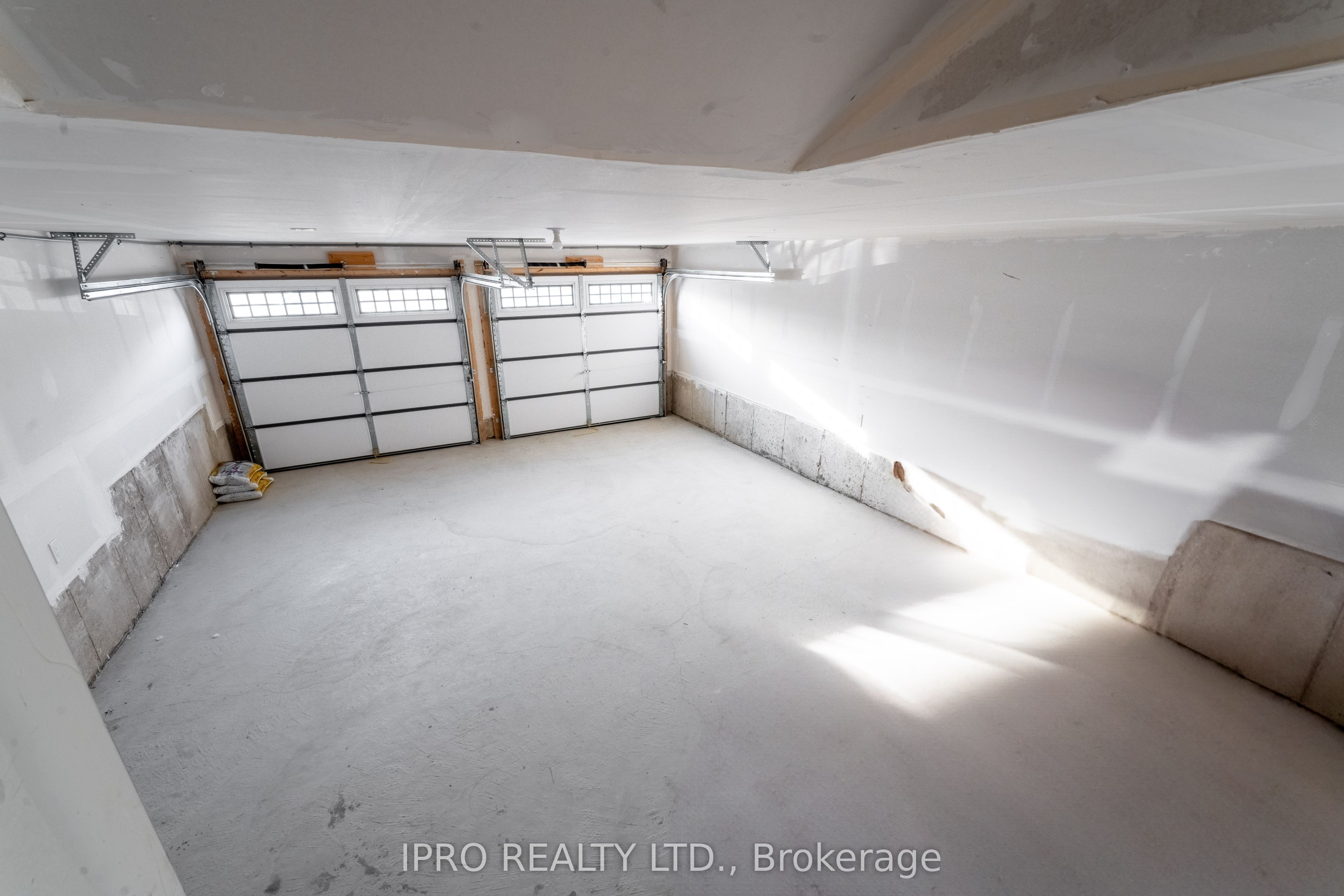1033 Trailsview Avenue Property Photo 42