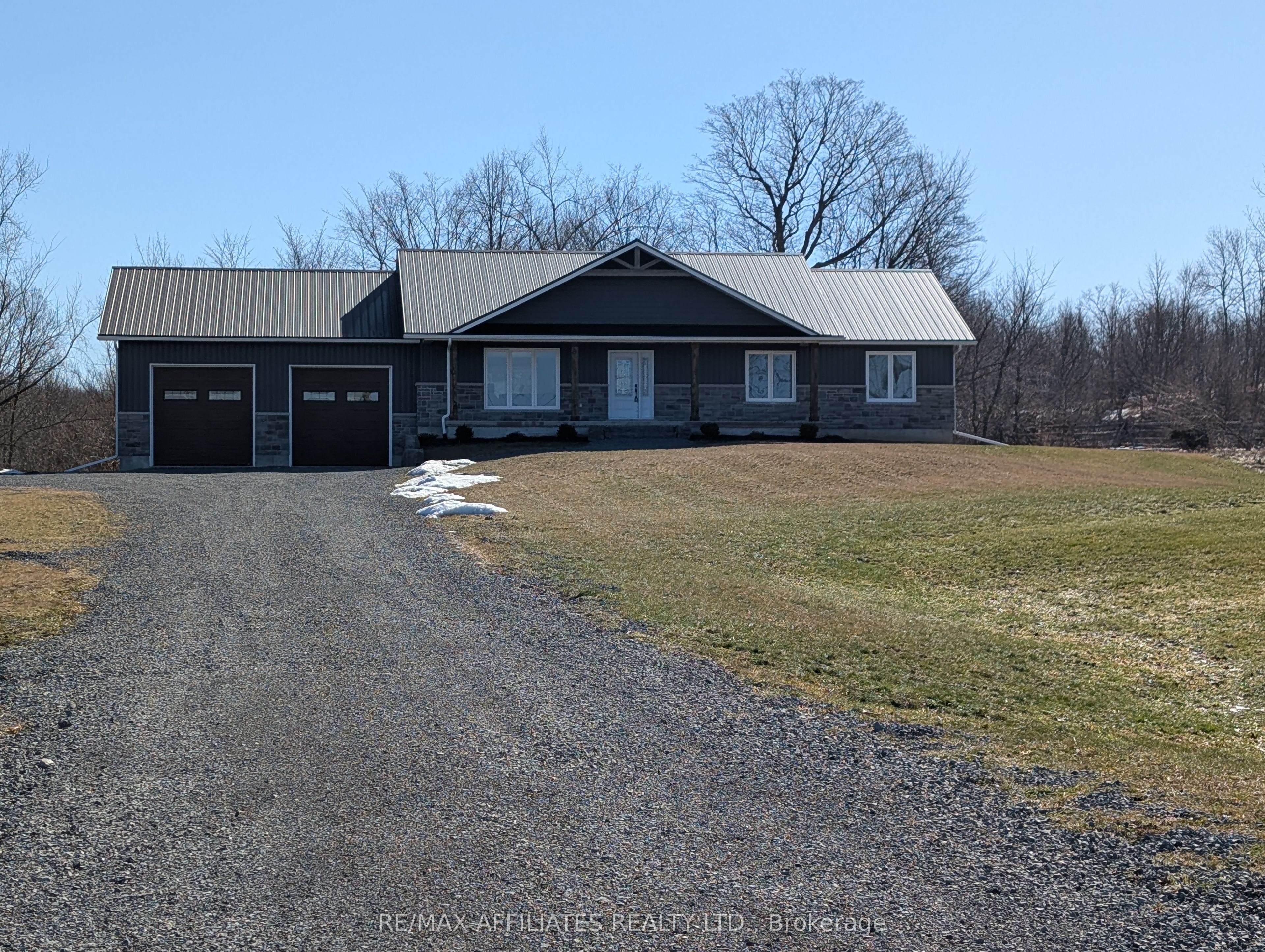 1079 Perth Road Property Photo