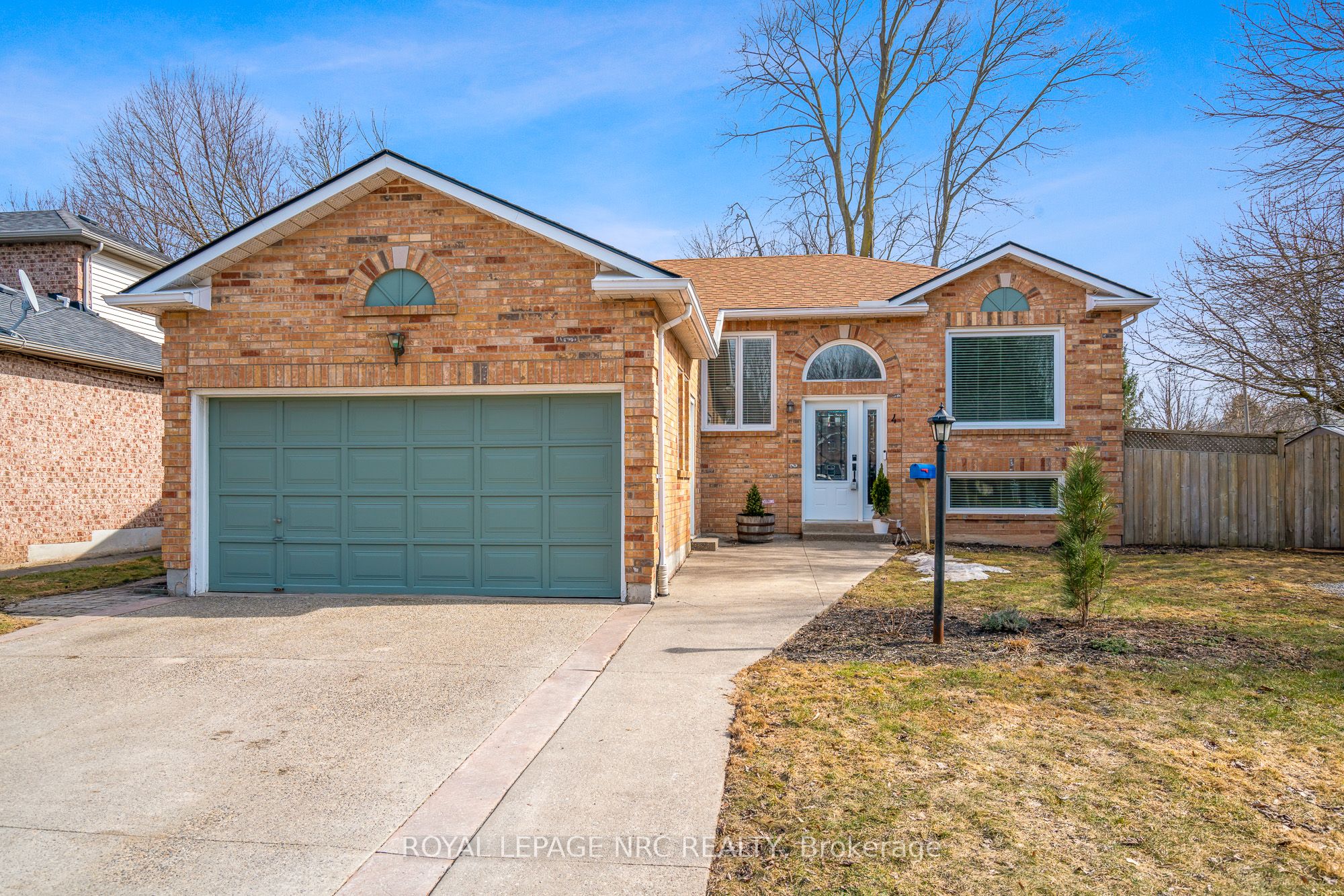 4 Woodside Square Property Photo