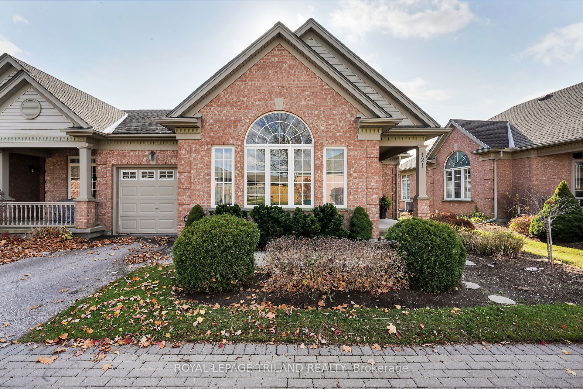 #121 - 2025 Meadowgate Boulevard Property Photo 1