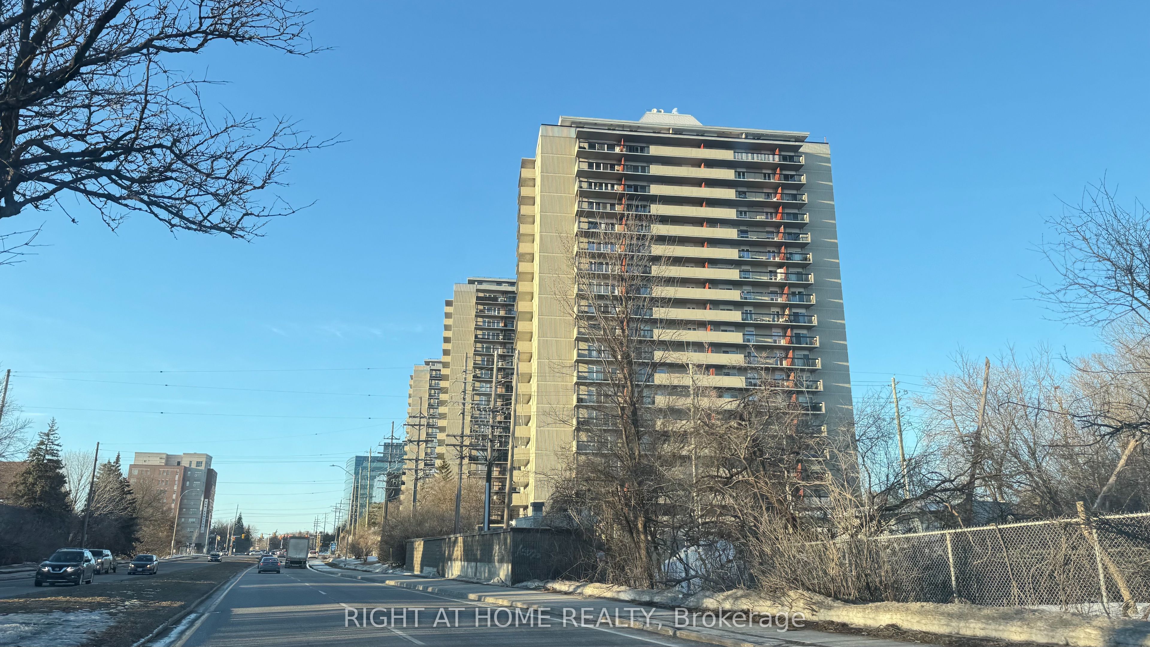 K1l 8e7 Real Estate Listings Main Image